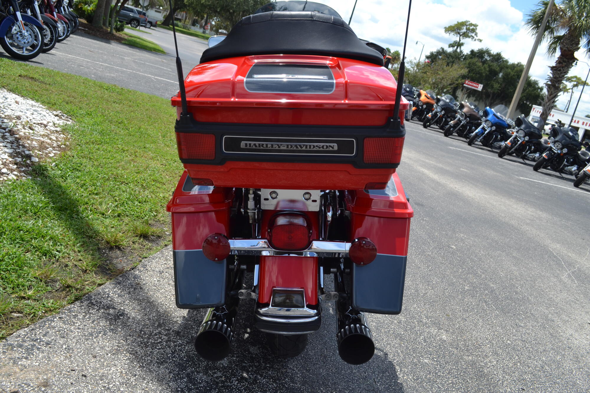 2006 Harley-Davidson® Electra Glide® Ultra Classic® - FLHTCU, photo 9