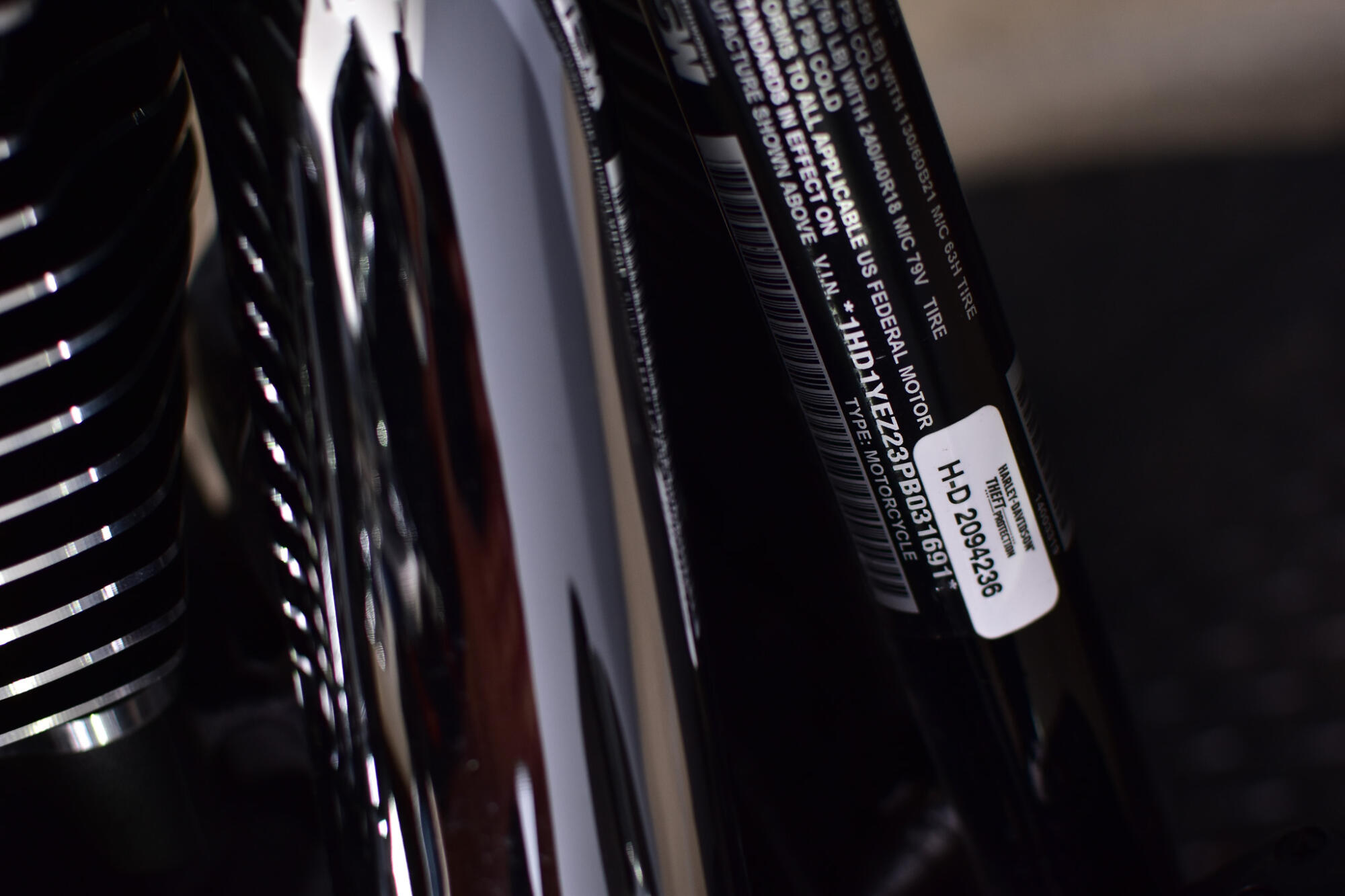 2023 Harley-Davidson® Breakout® Vivid Black, photo 18