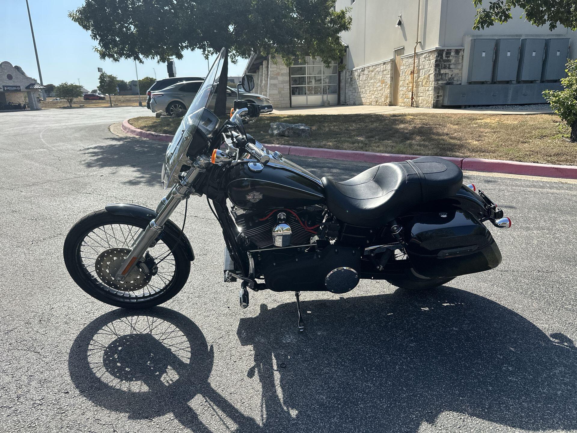 2010 Harley-Davidson® Wide Glide® FXDWG, photo 7