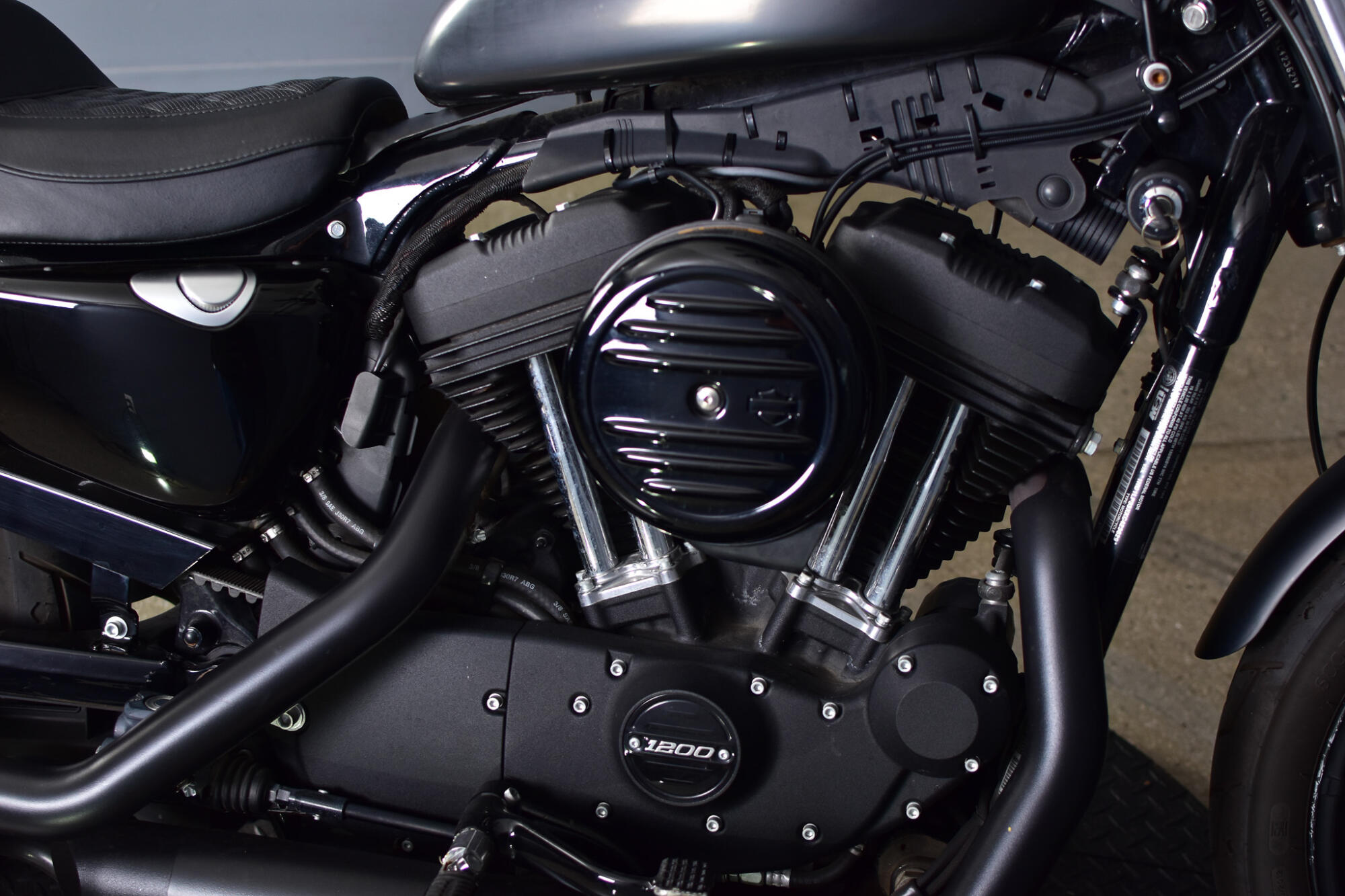 2019 Harley-Davidson® Iron 1200™ BLACK DENIM, photo 10