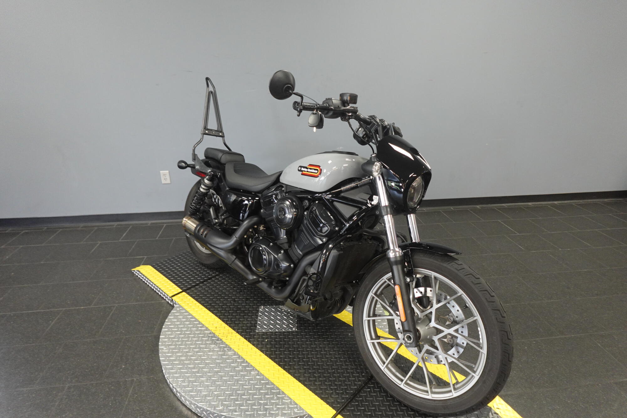 2025 Harley-Davidson Nightster® Special RH975S, photo 2