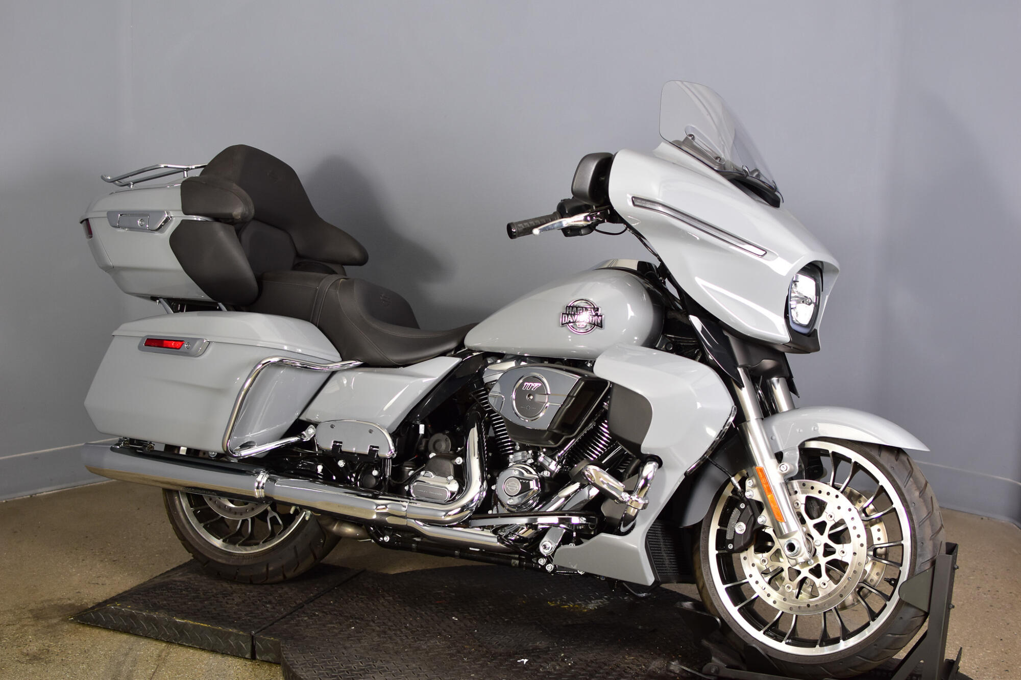 2026 Harley-Davidson® Street Glide Limited FLHXL, photo 2