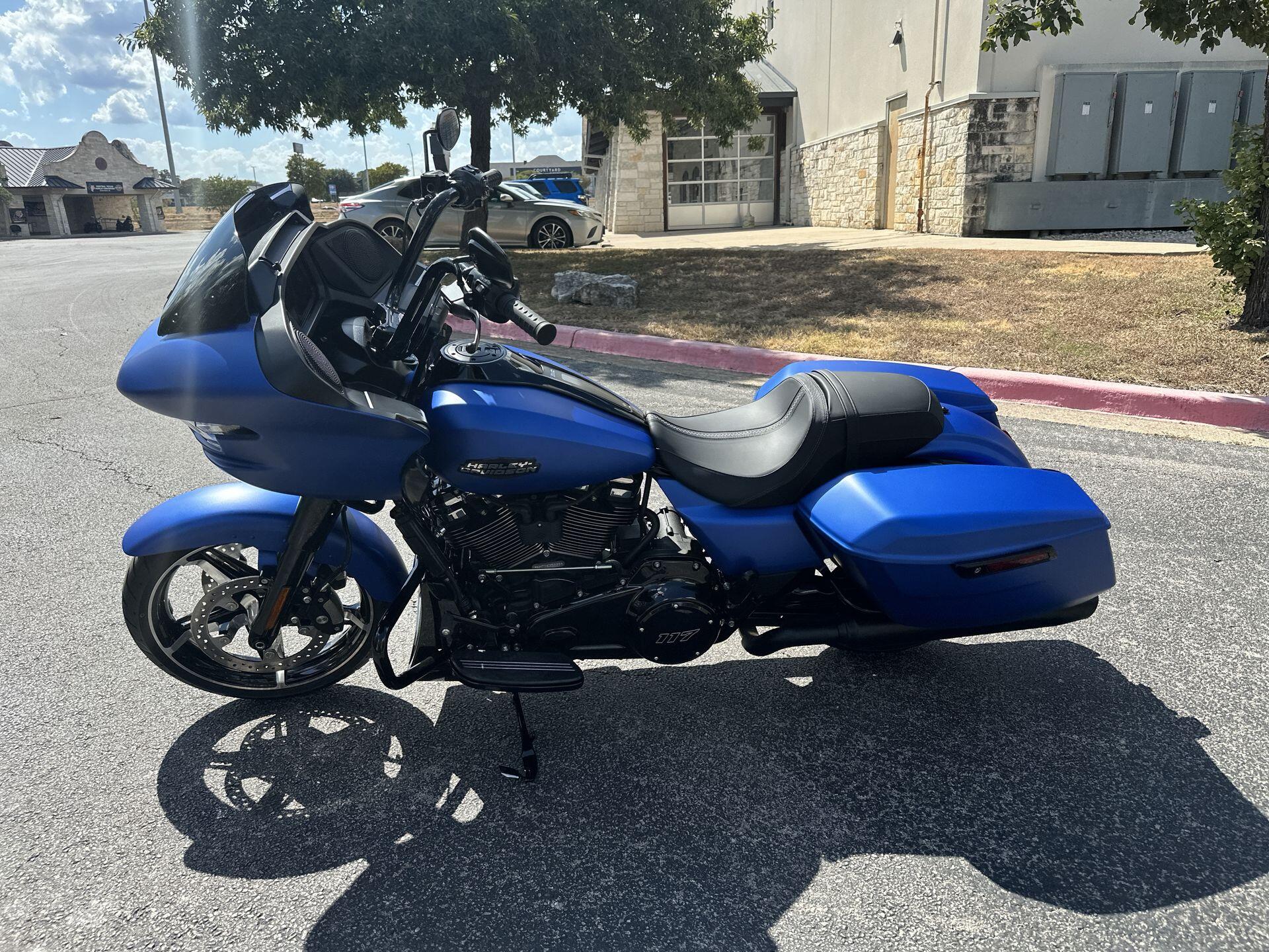 2026 Harley-Davidson® Road Glide® FLTRX, photo 7