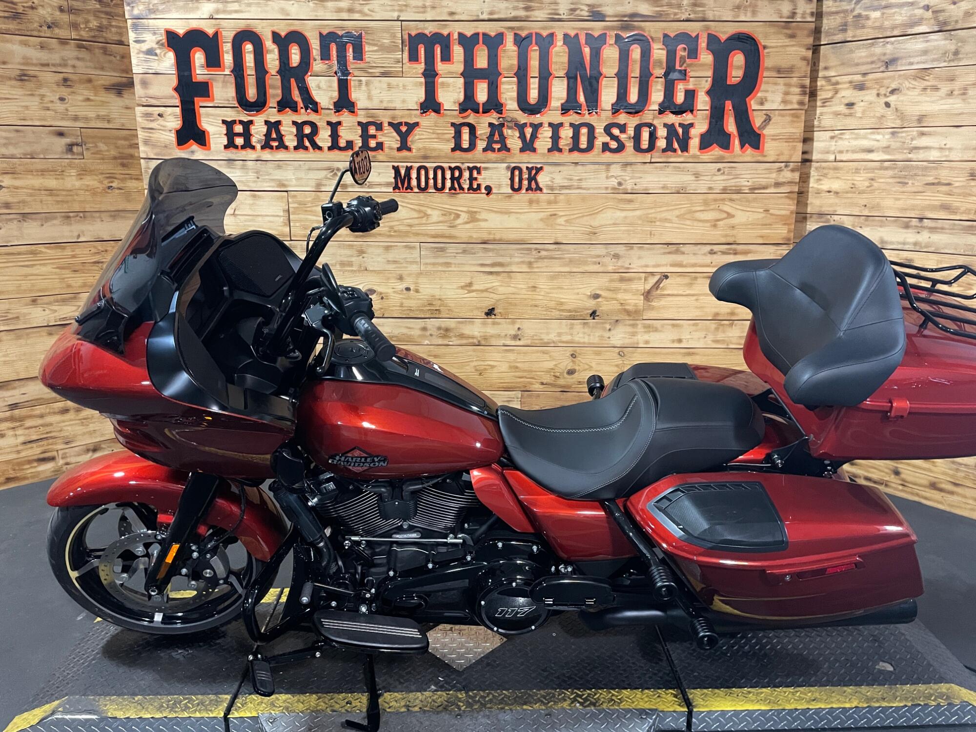 2025 Harley-Davidson® Road Glide® FLTRX, photo 9