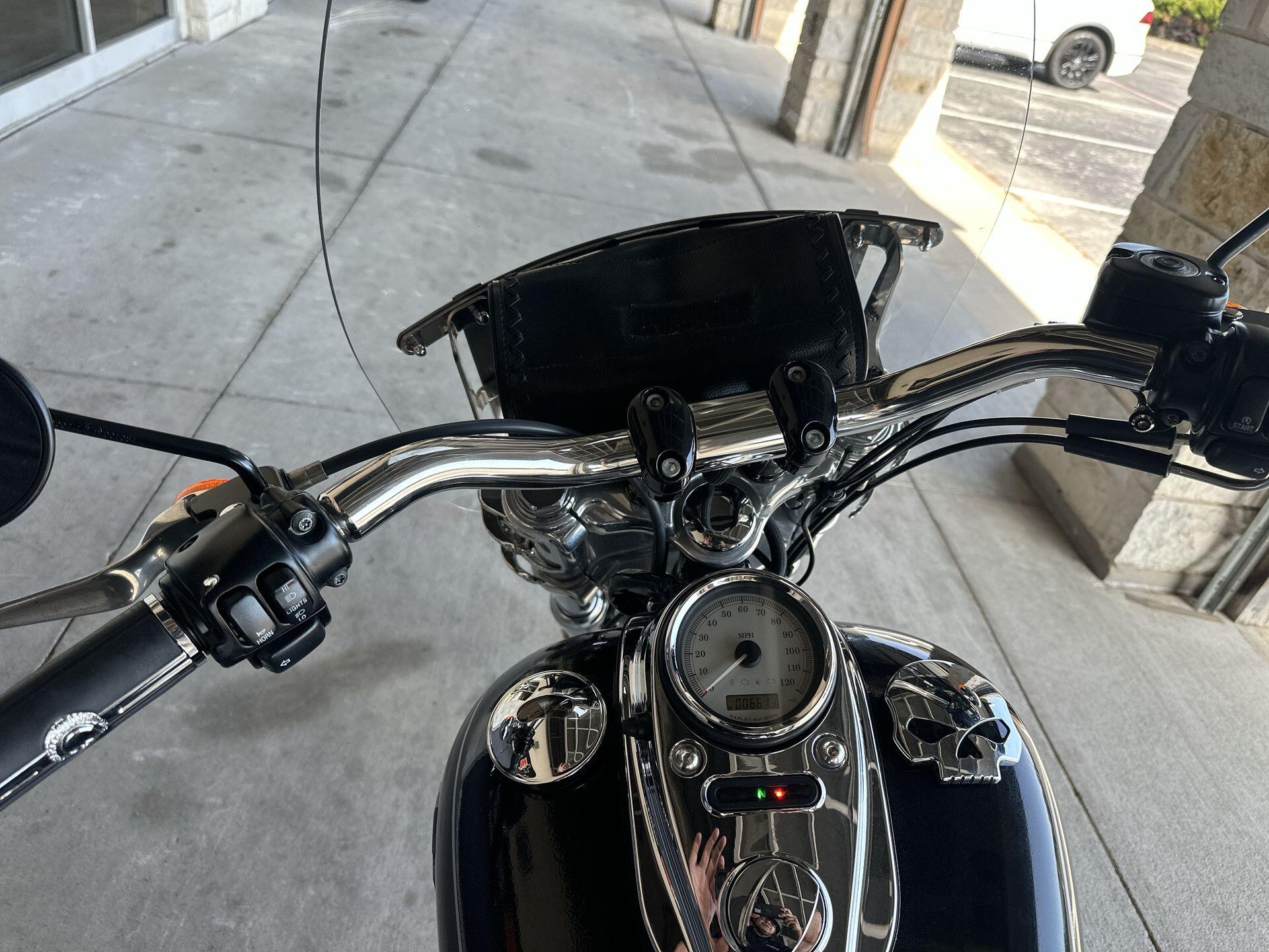 2010 Harley-Davidson® Wide Glide® FXDWG, photo 23