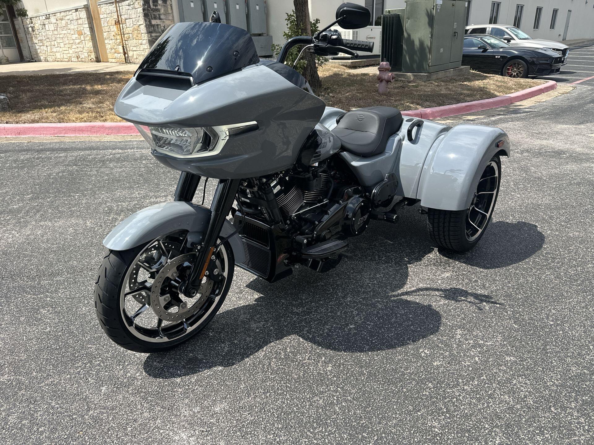 2026 Harley-Davidson® Road Glide 3 FLTRT, photo 6