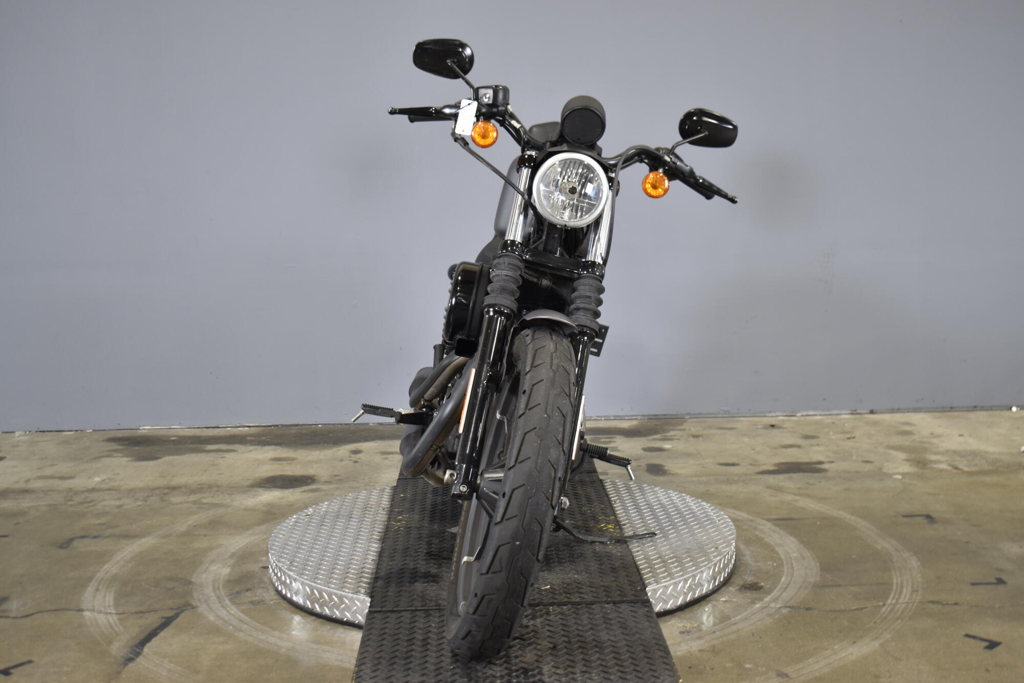 2016 Harley-Davidson® Iron 883™ Charcoal Denim, photo 3