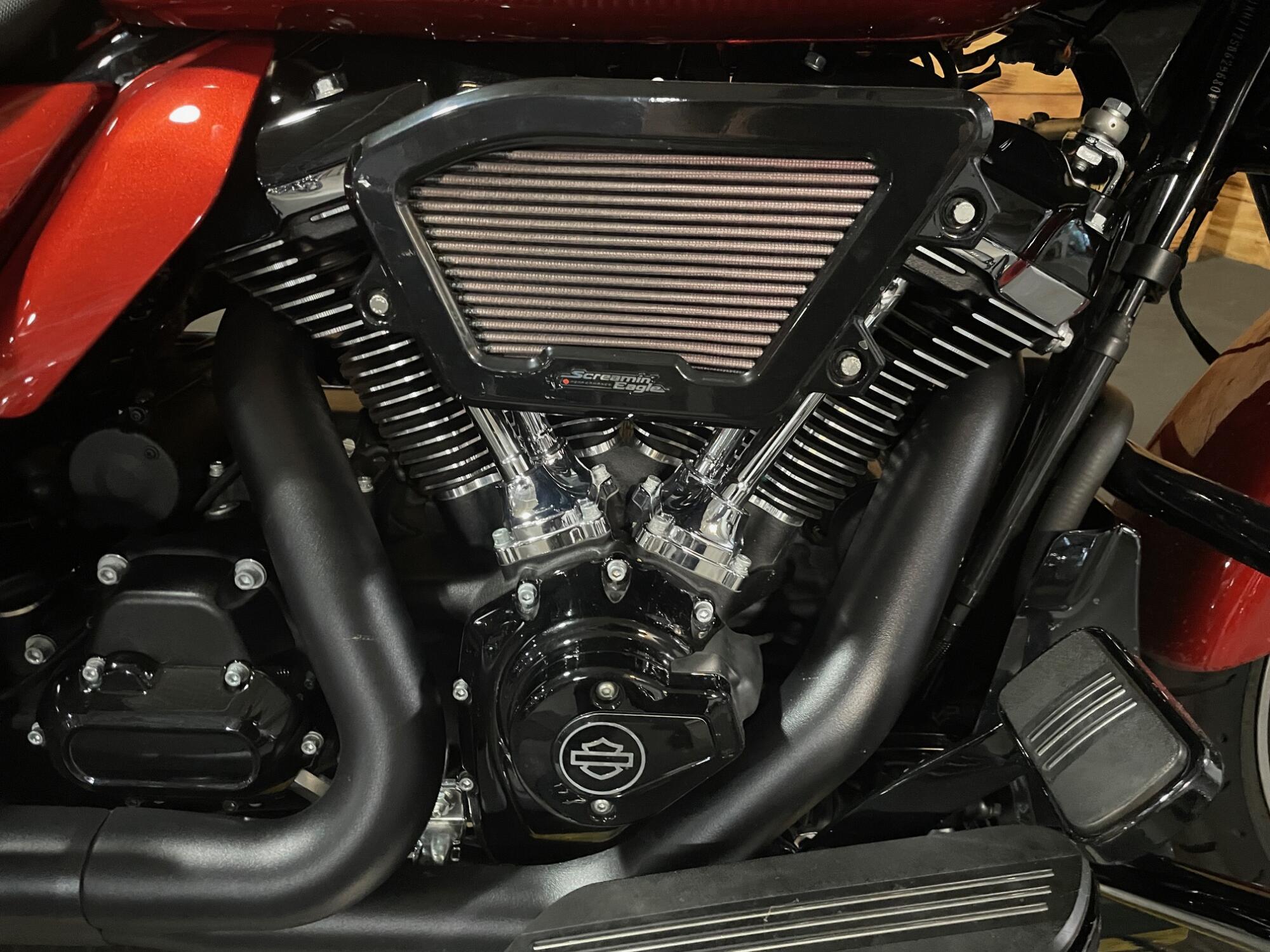 2025 Harley-Davidson® Road Glide® FLTRX, photo 3