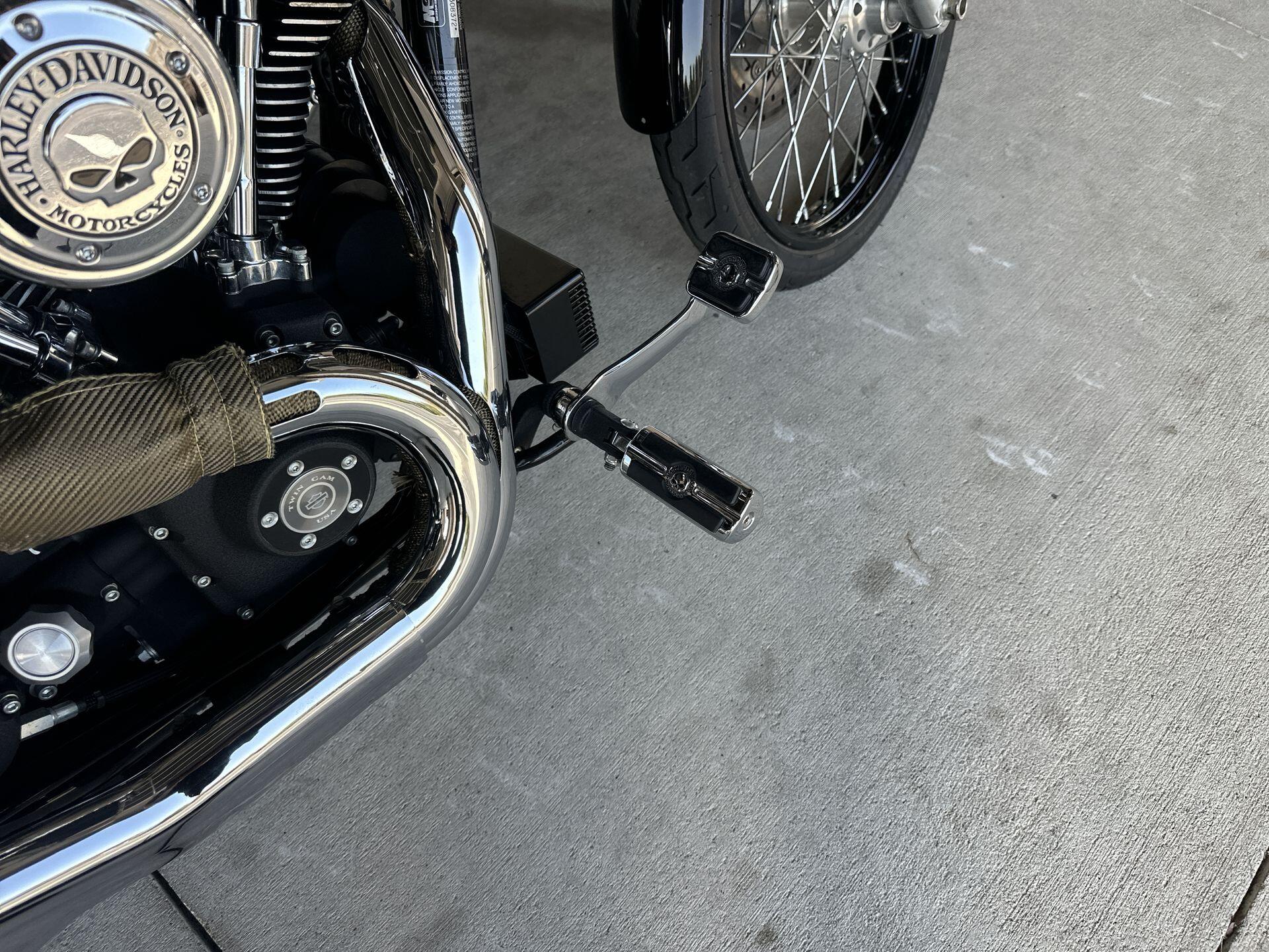 2010 Harley-Davidson® Wide Glide® FXDWG, photo 17