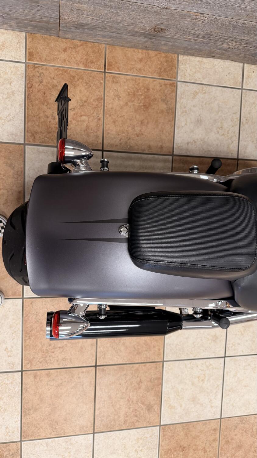 2016 Harley-Davidson® Breakout® Charcoal Denim, photo 8