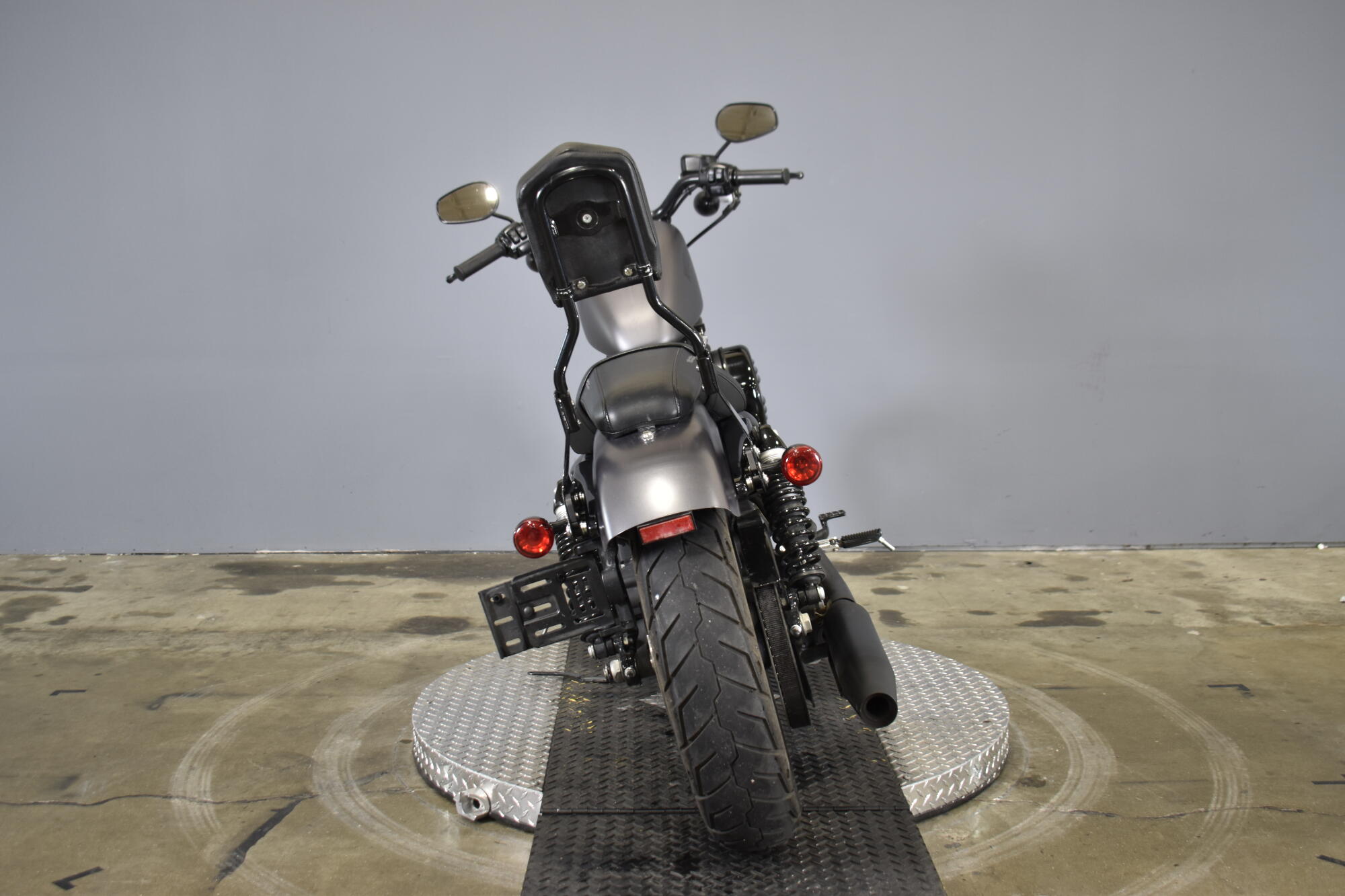 2016 Harley-Davidson® Iron 883™ Charcoal Denim, photo 7