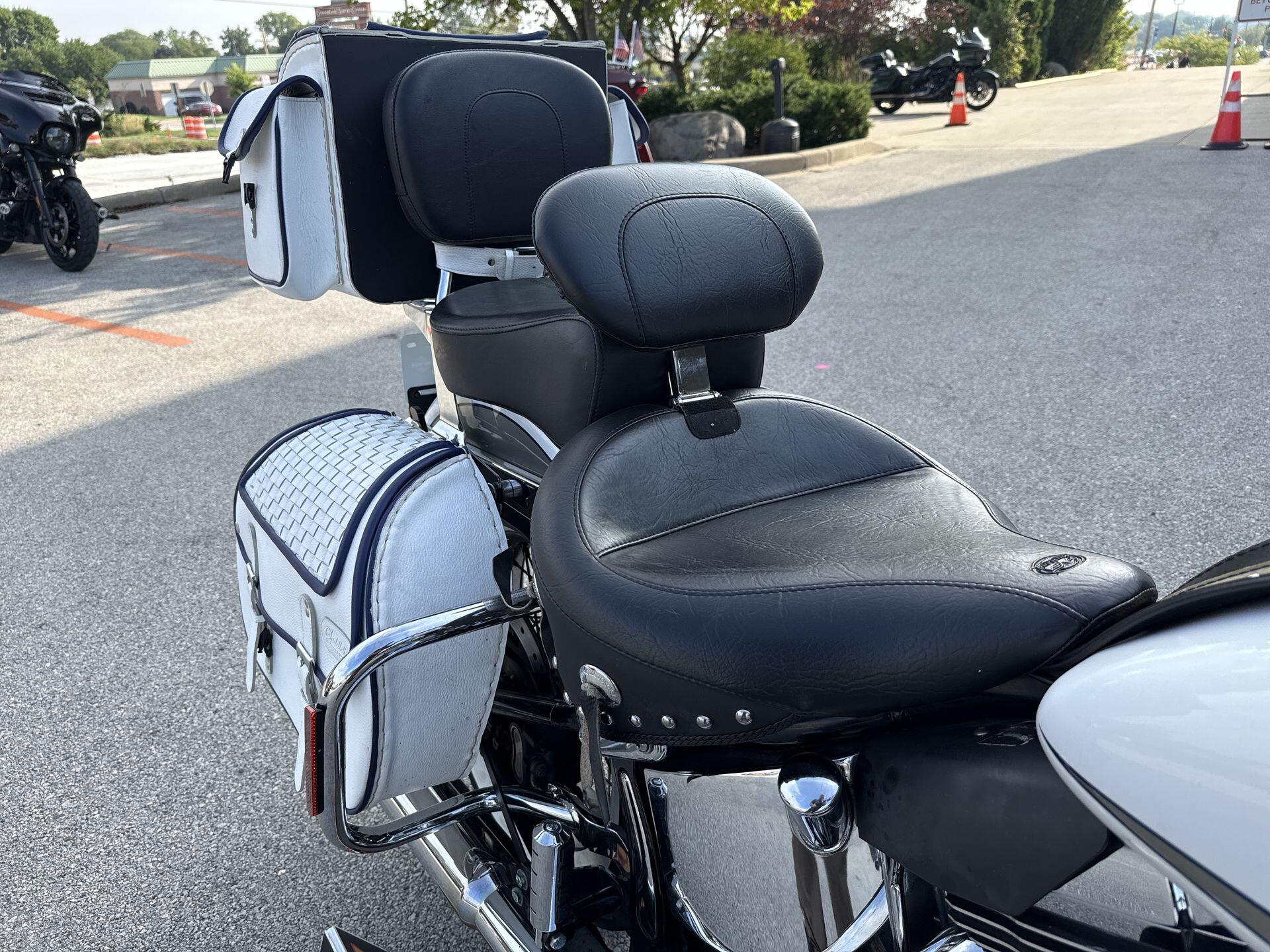 2009 Harley-Davidson® Heritage Softail® Classic Two-Tone White Gold Pearl/Pewter Pearl, photo 16