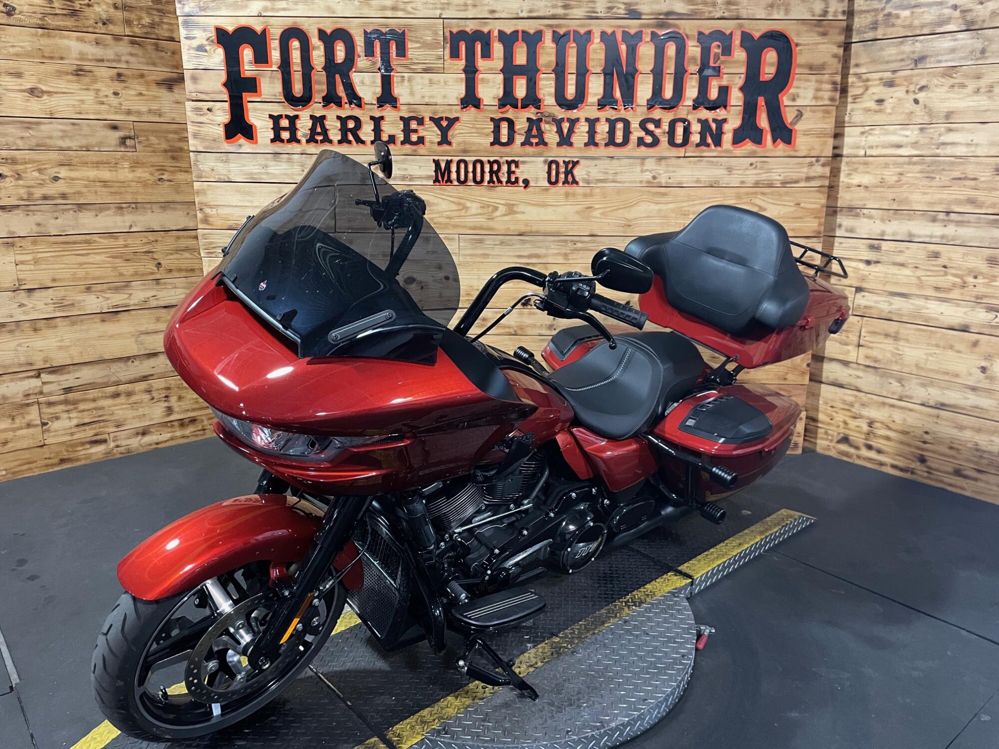 2025 Harley-Davidson® Road Glide® FLTRX, photo 8