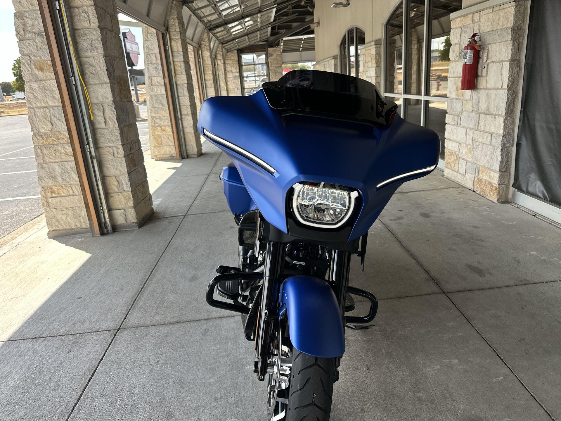 2026 Harley-Davidson® Street Glide® FLHX, photo 11