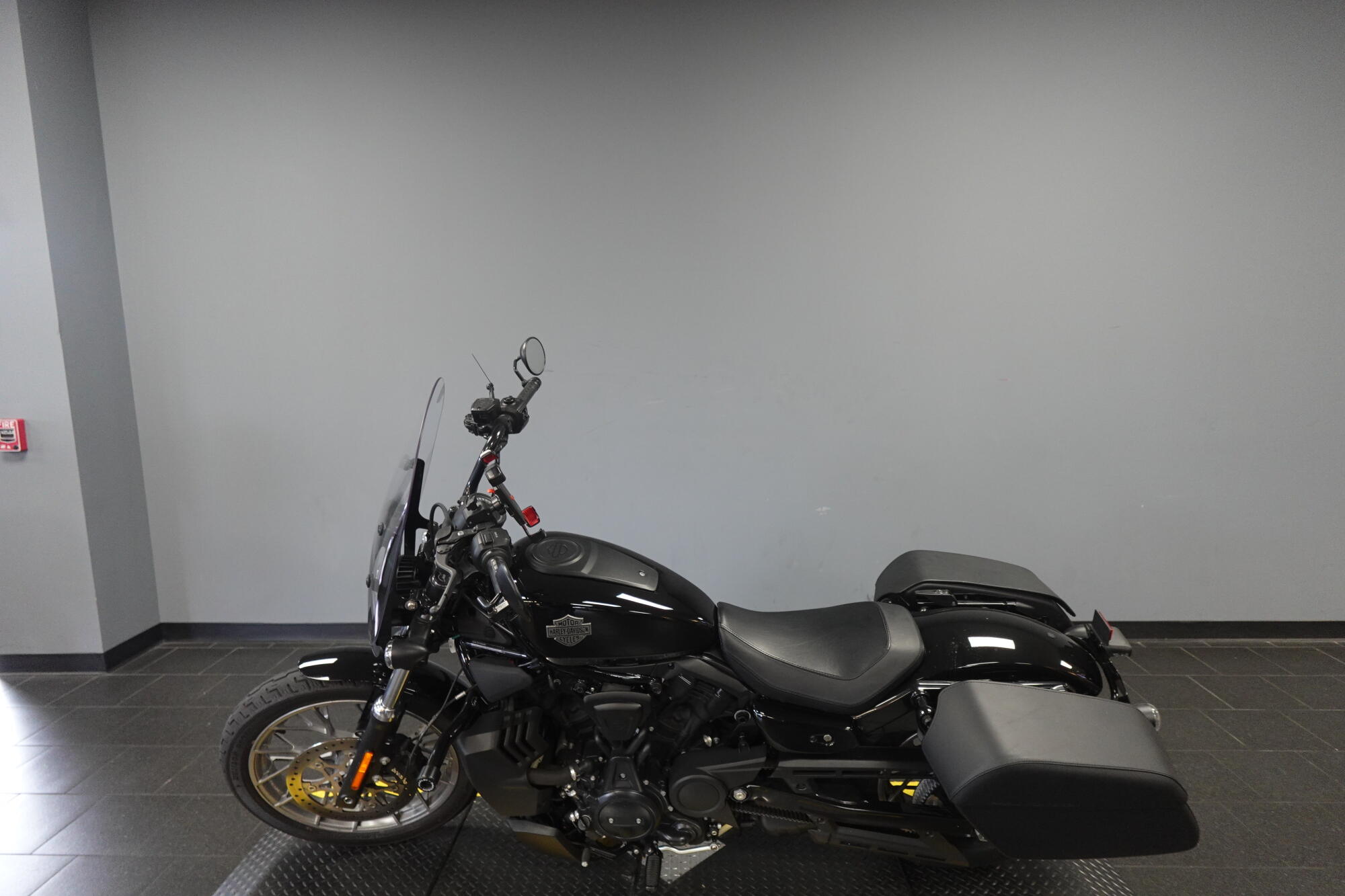 2025 Harley-Davidson® Nightster® RH975, photo 5
