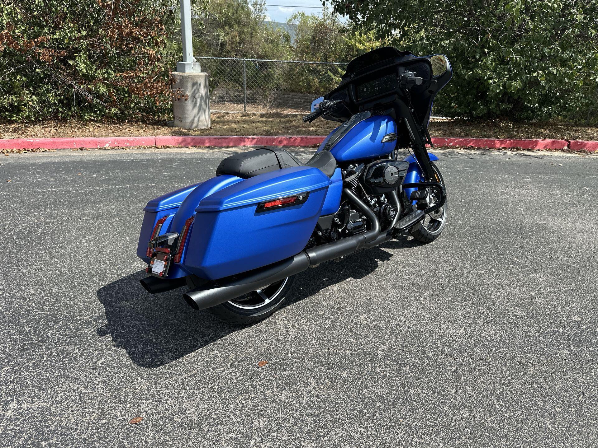 2026 Harley-Davidson® Street Glide® FLHX, photo 10