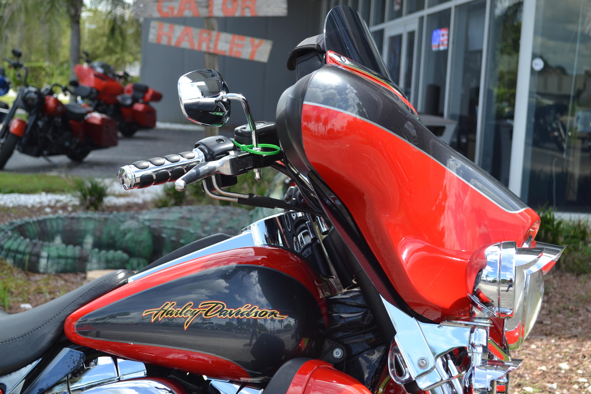 2006 Harley-Davidson® Electra Glide® Ultra Classic® - FLHTCU, photo 3