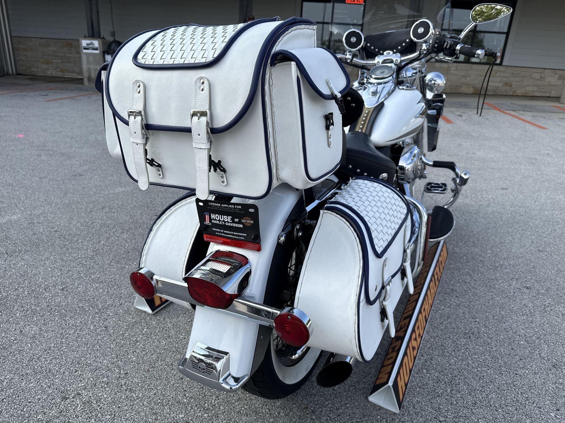 2009 Harley-Davidson® Heritage Softail® Classic Two-Tone White Gold Pearl/Pewter Pearl, photo 21