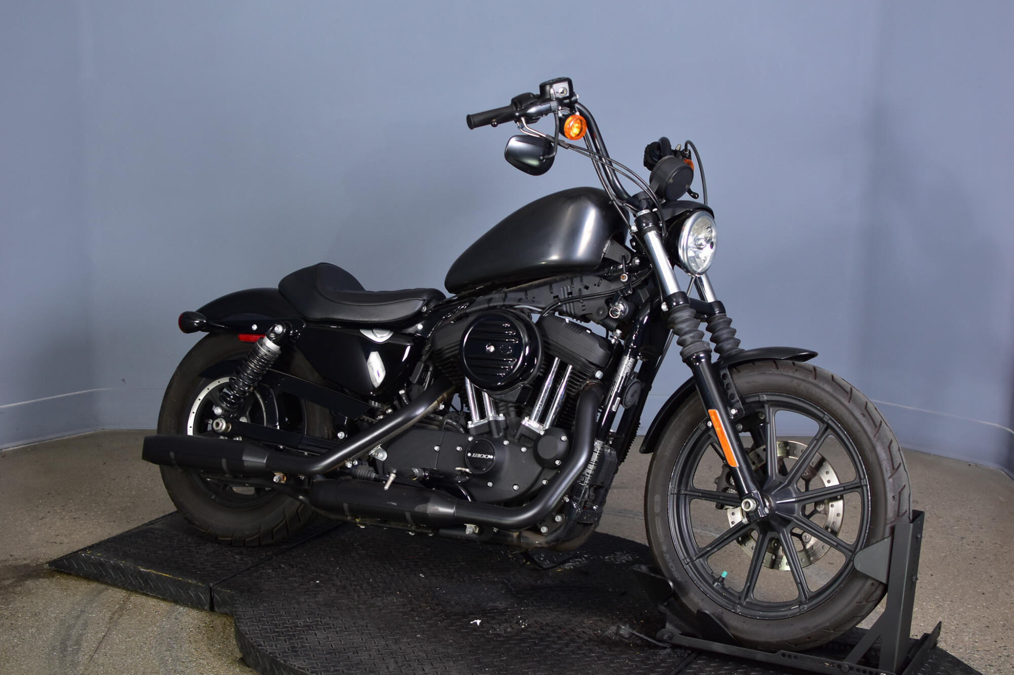 2019 Harley-Davidson® Iron 1200™ BLACK DENIM, photo 2