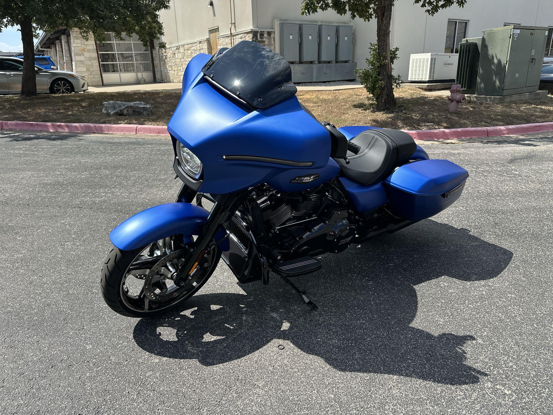 2026 Harley-Davidson® Street Glide® FLHX, photo 6