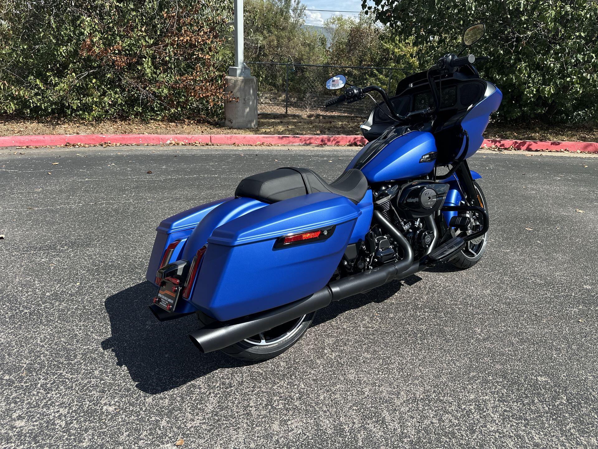 2026 Harley-Davidson® Road Glide® FLTRX, photo 10