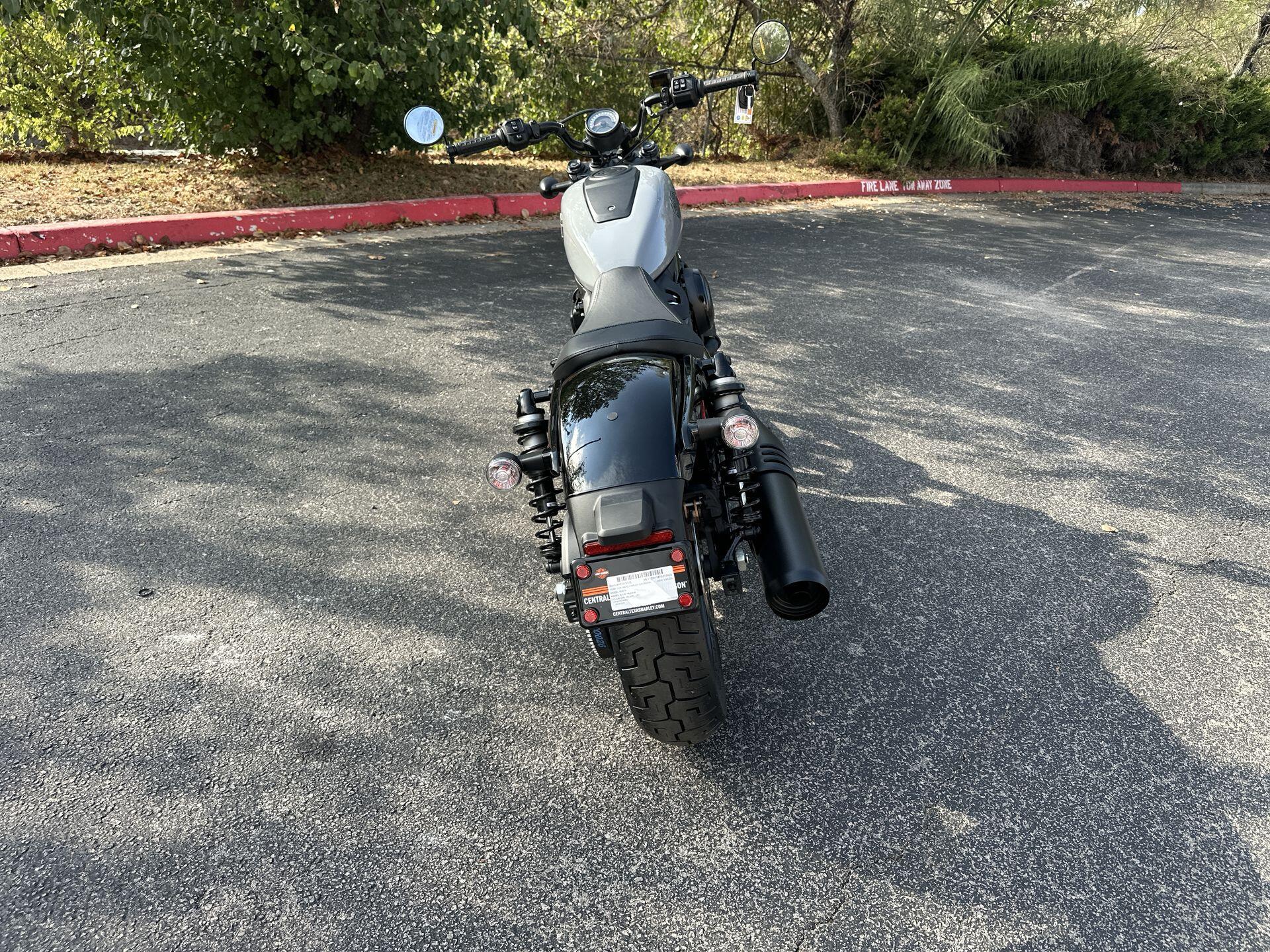 2026 Harley-Davidson® Nightster® RH975, photo 9