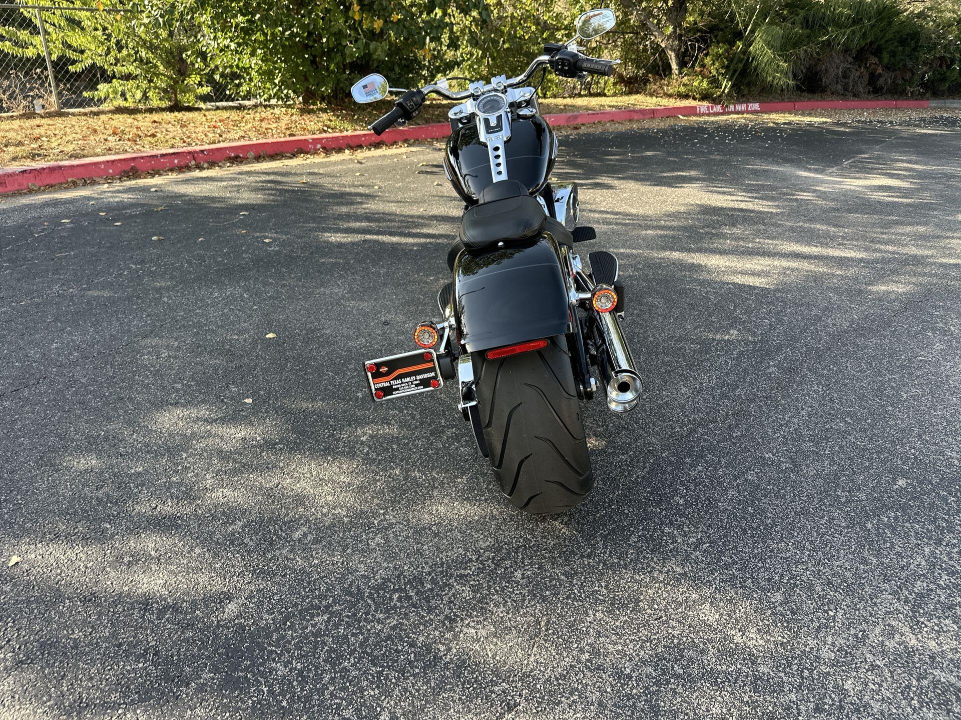 2026 Harley-Davidson® Fat Boy® FLFB, photo 9