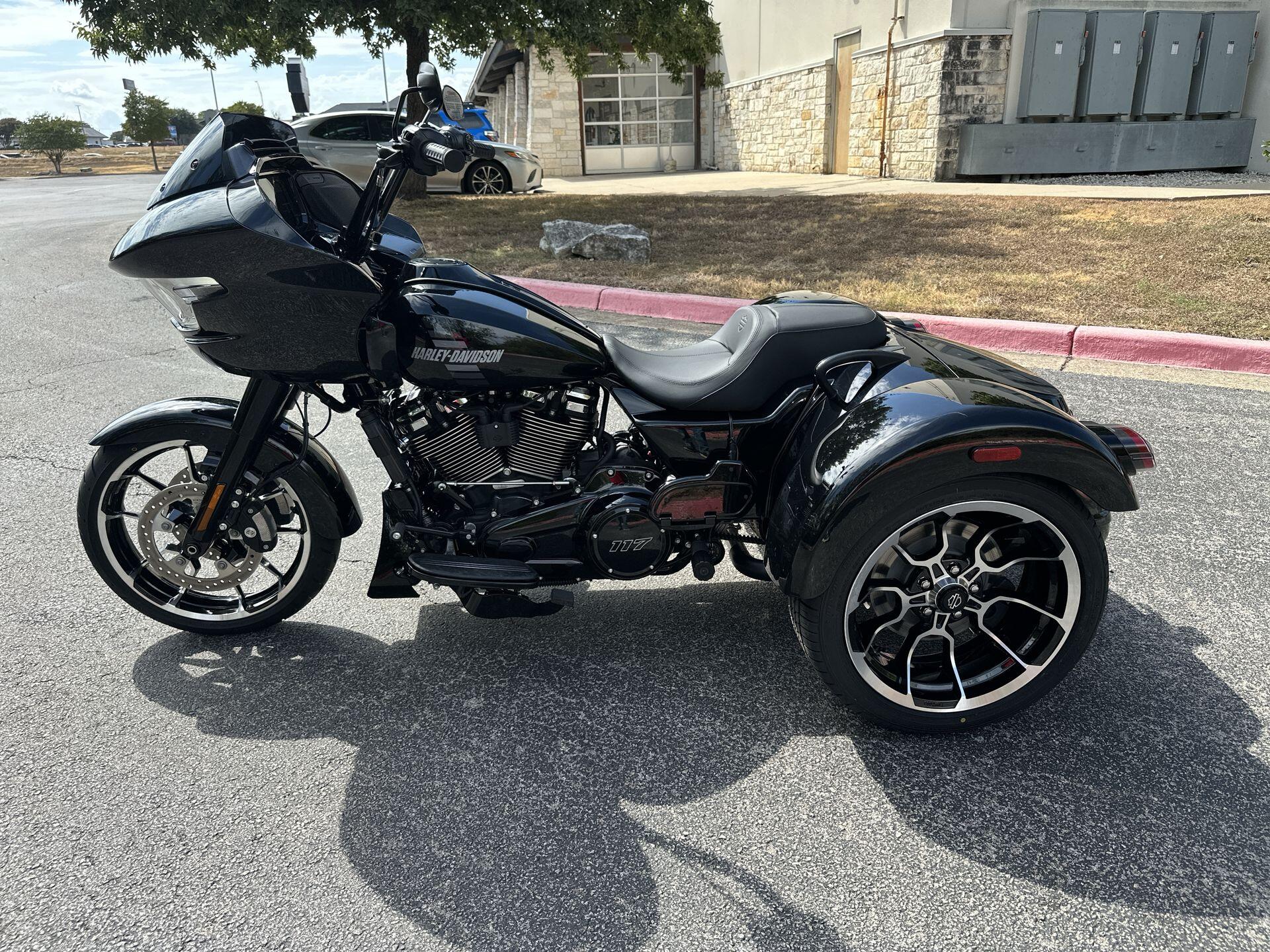 2026 Harley-Davidson® Road Glide 3 FLTRT, photo 7