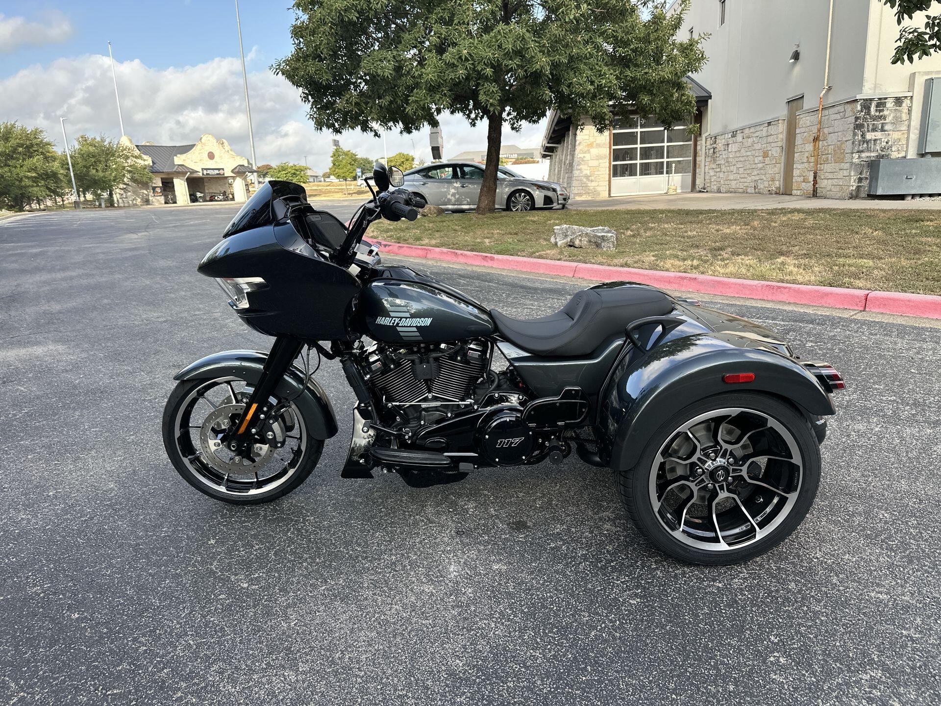 2026 Harley-Davidson® Road Glide 3 FLTRT, photo 7