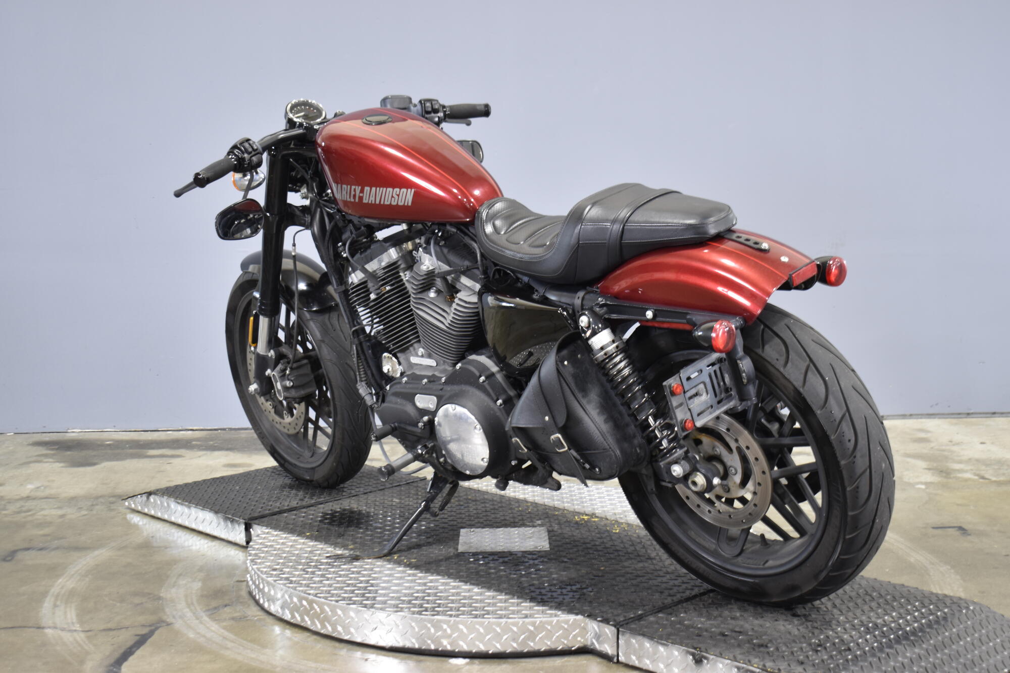 2016 Harley-Davidson® Roadster™ Velocity Red Sunglo & Red Pinstripe, photo 6