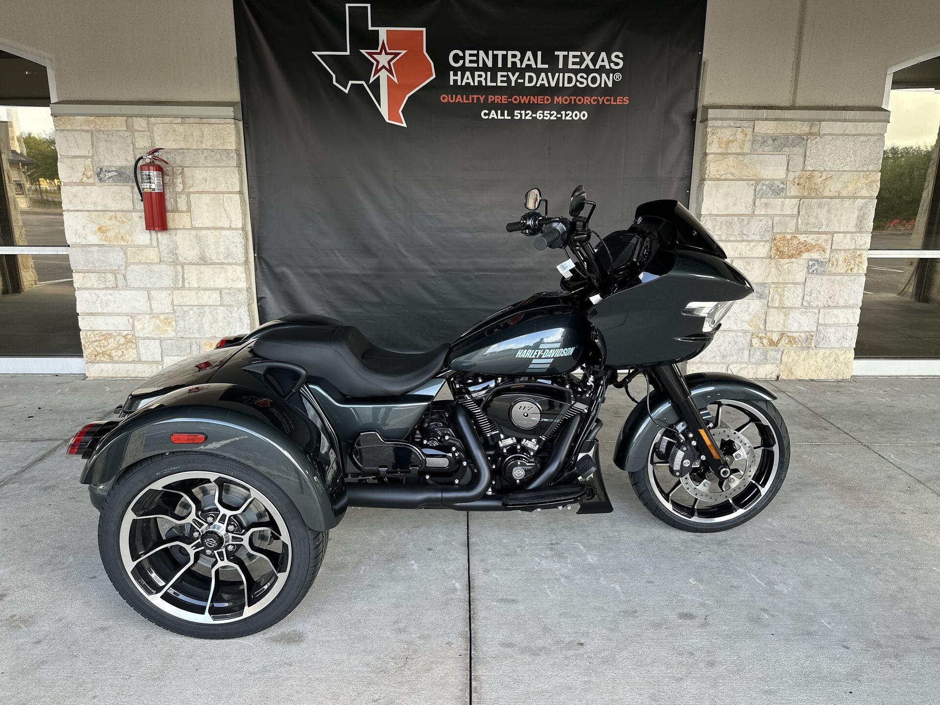 2026 Harley-Davidson® Road Glide 3 FLTRT, photo 3