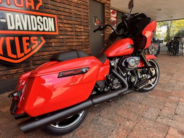 2026 Harley-Davidson® Road Glide® FLTRX, photo 8