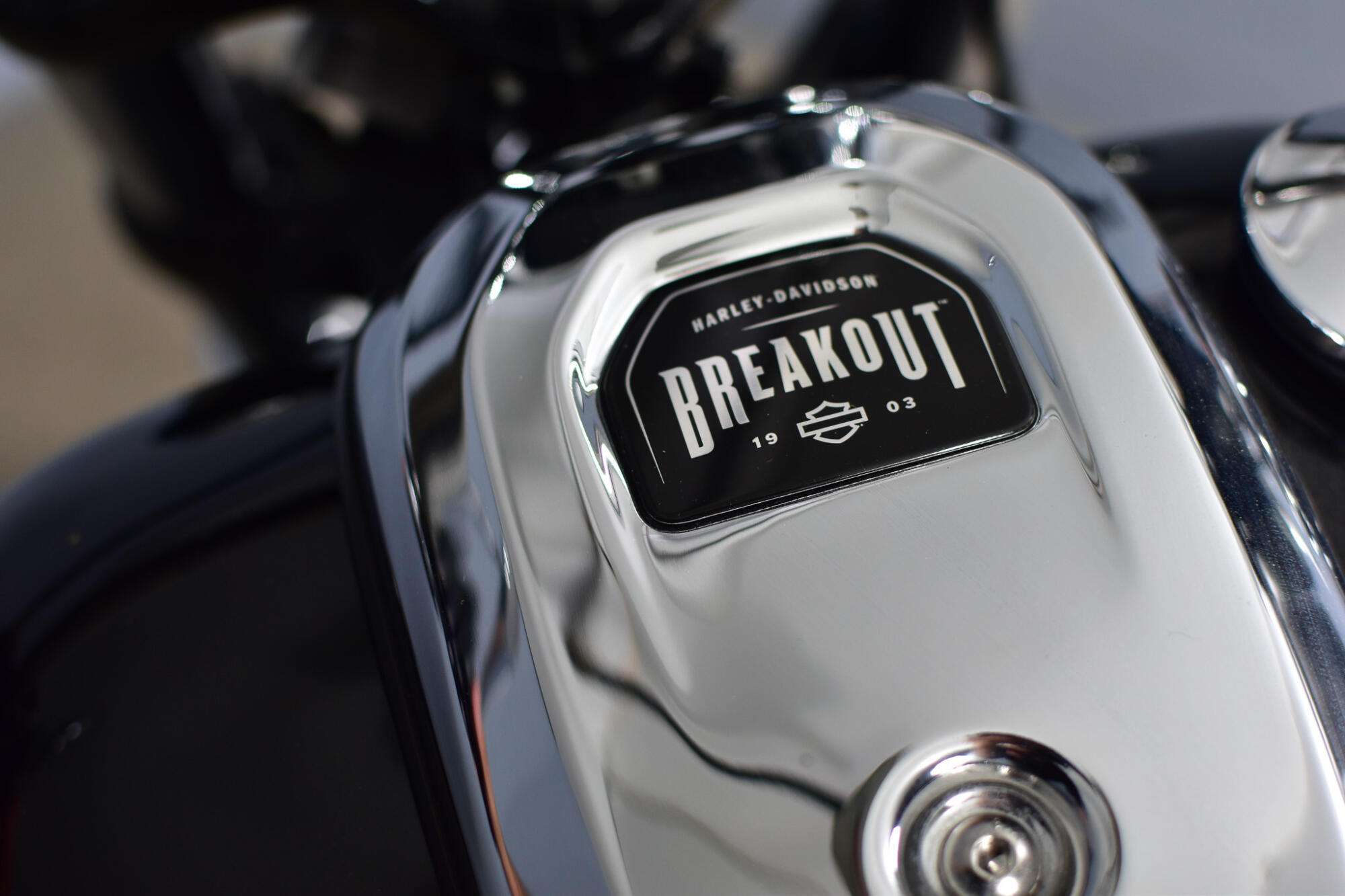 2023 Harley-Davidson® Breakout® Vivid Black, photo 10