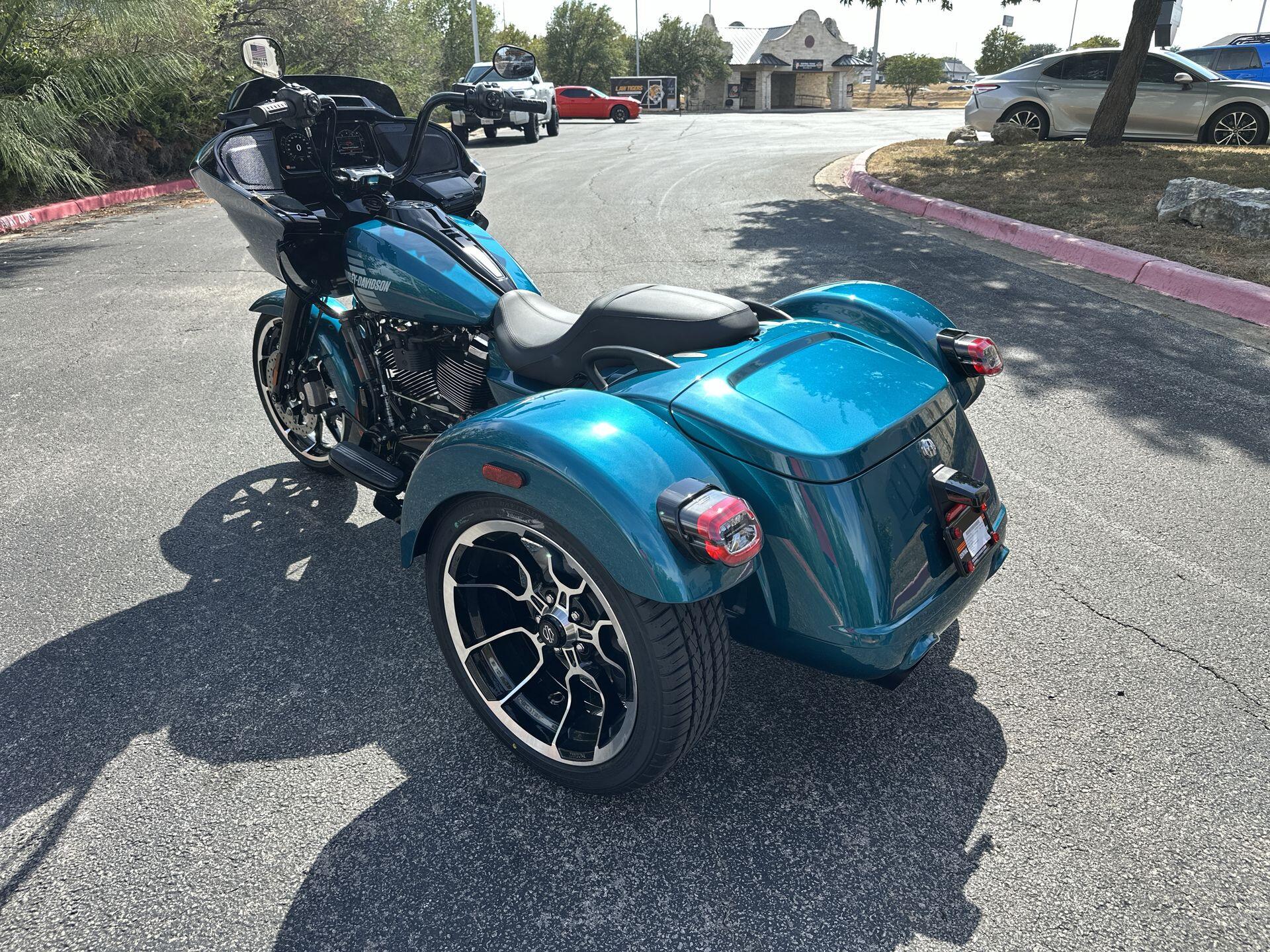 2026 Harley-Davidson® Road Glide 3 FLTRT, photo 8