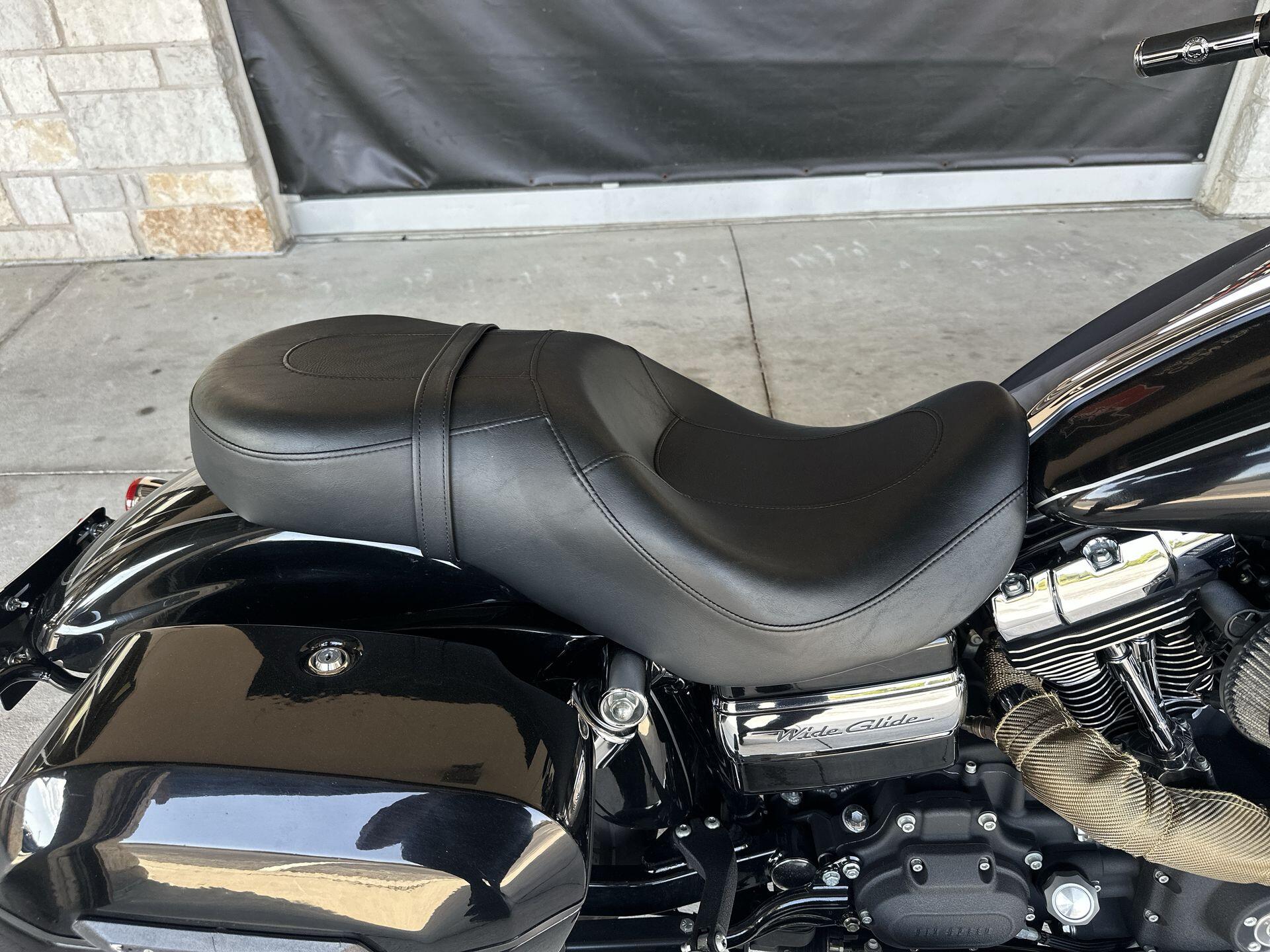 2010 Harley-Davidson® Wide Glide® FXDWG, photo 15