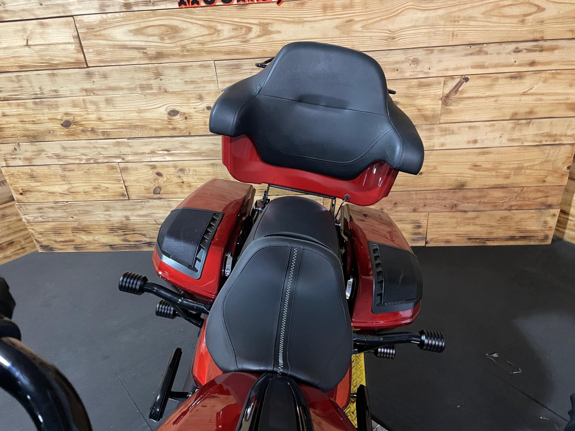 2025 Harley-Davidson® Road Glide® FLTRX, photo 7