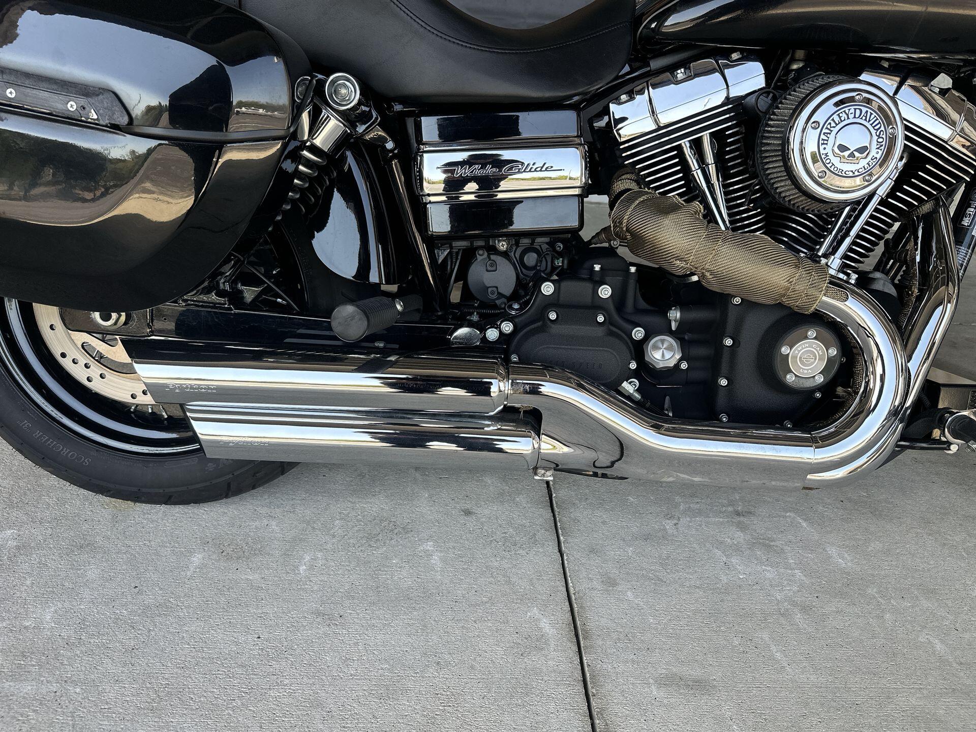 2010 Harley-Davidson® Wide Glide® FXDWG, photo 16