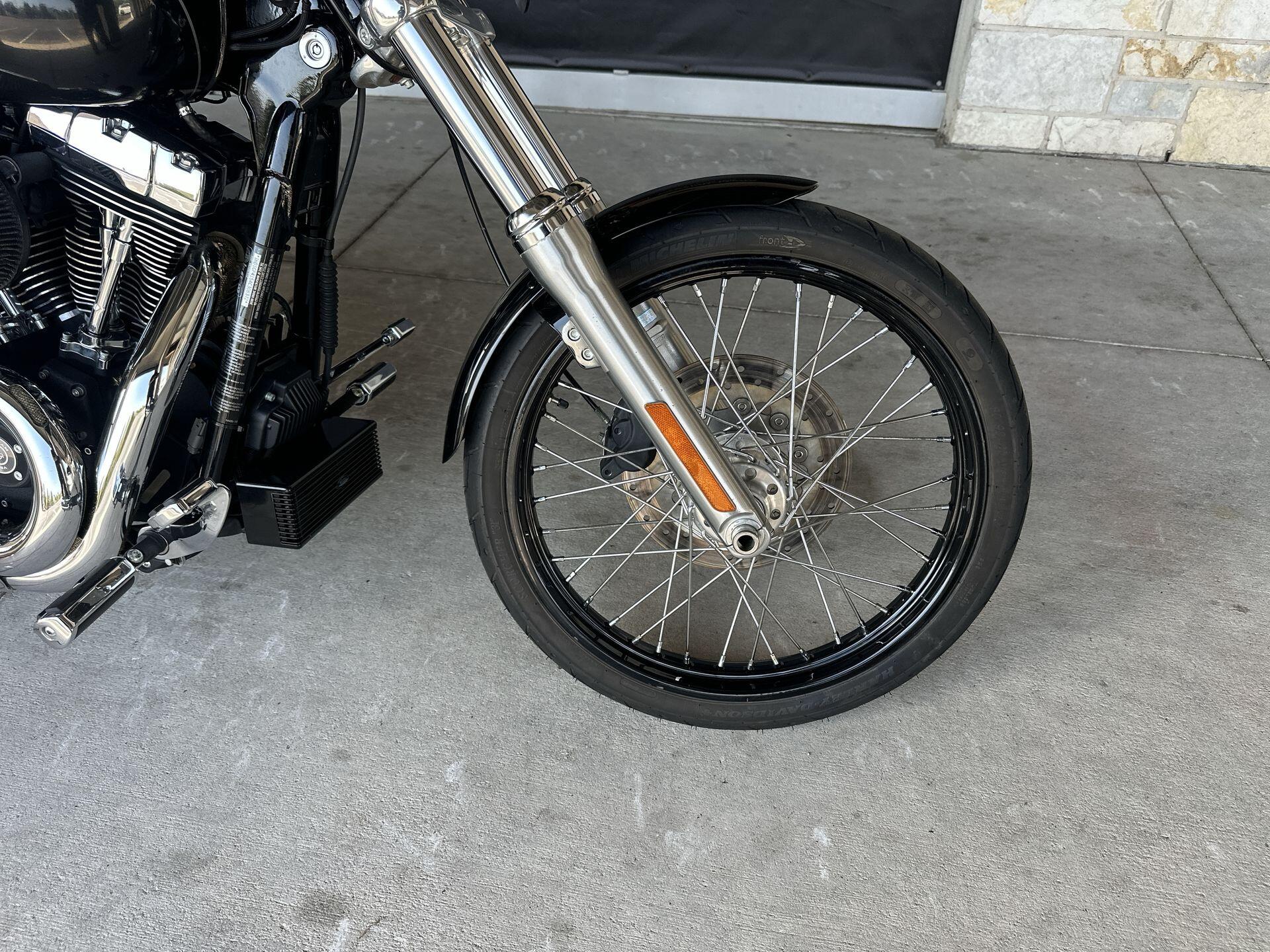 2010 Harley-Davidson® Wide Glide® FXDWG, photo 12