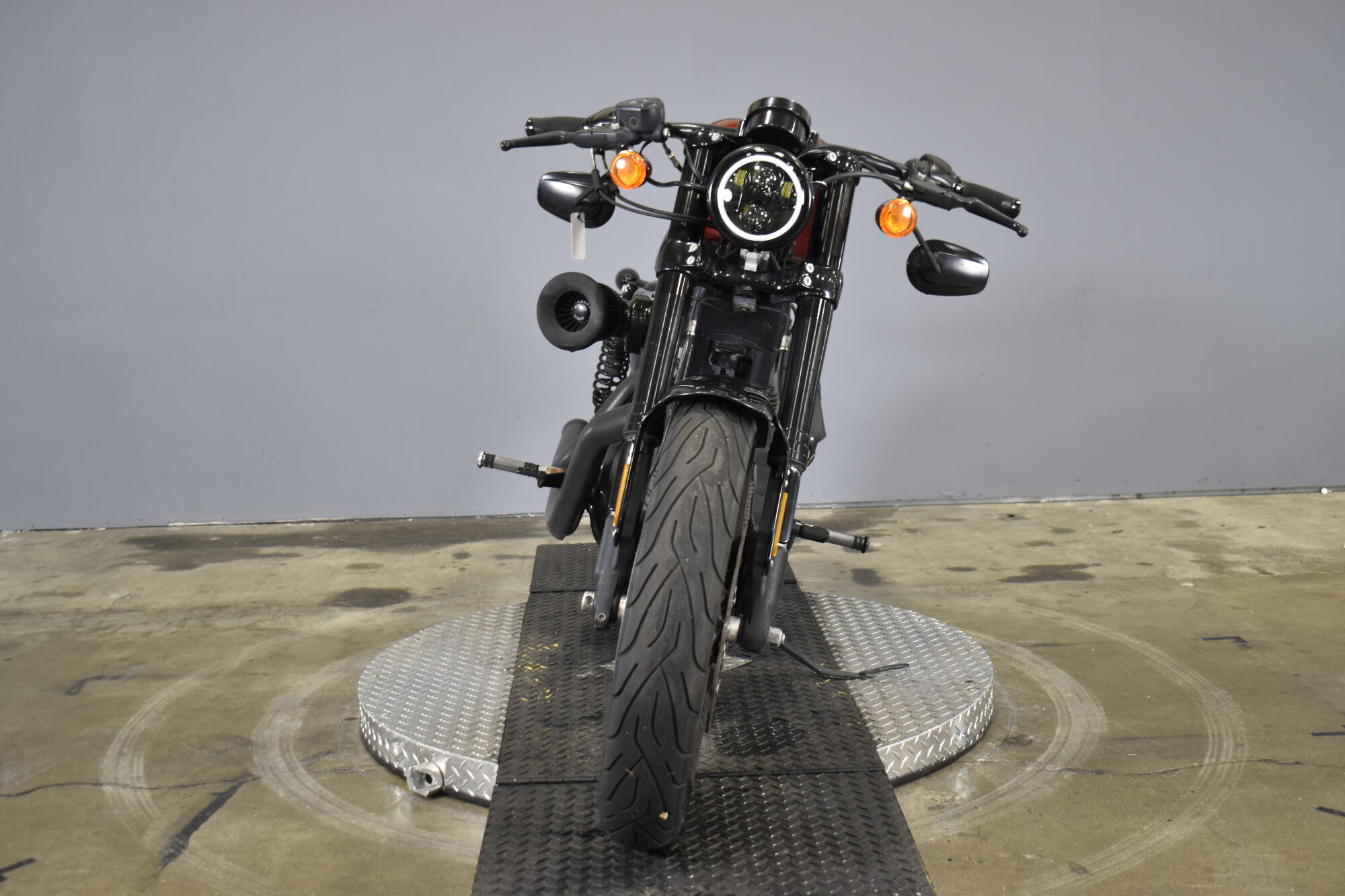 2016 Harley-Davidson® Roadster™ Velocity Red Sunglo & Red Pinstripe, photo 3