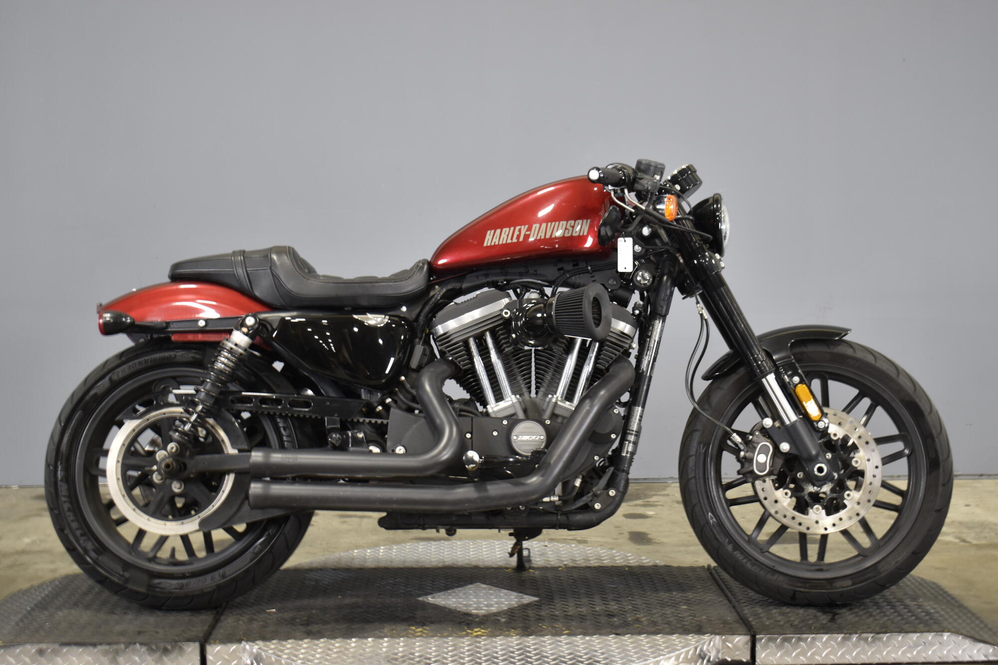 2016 Harley-Davidson® Roadster™ Velocity Red Sunglo & Red Pinstripe