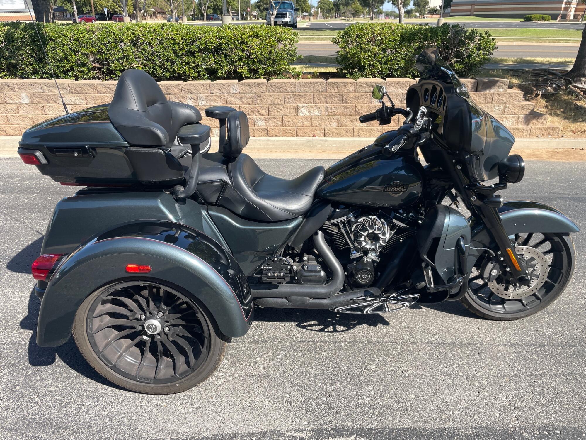 2025 Harley-Davidson® Tri Glide® Ultra FLHTCUTG