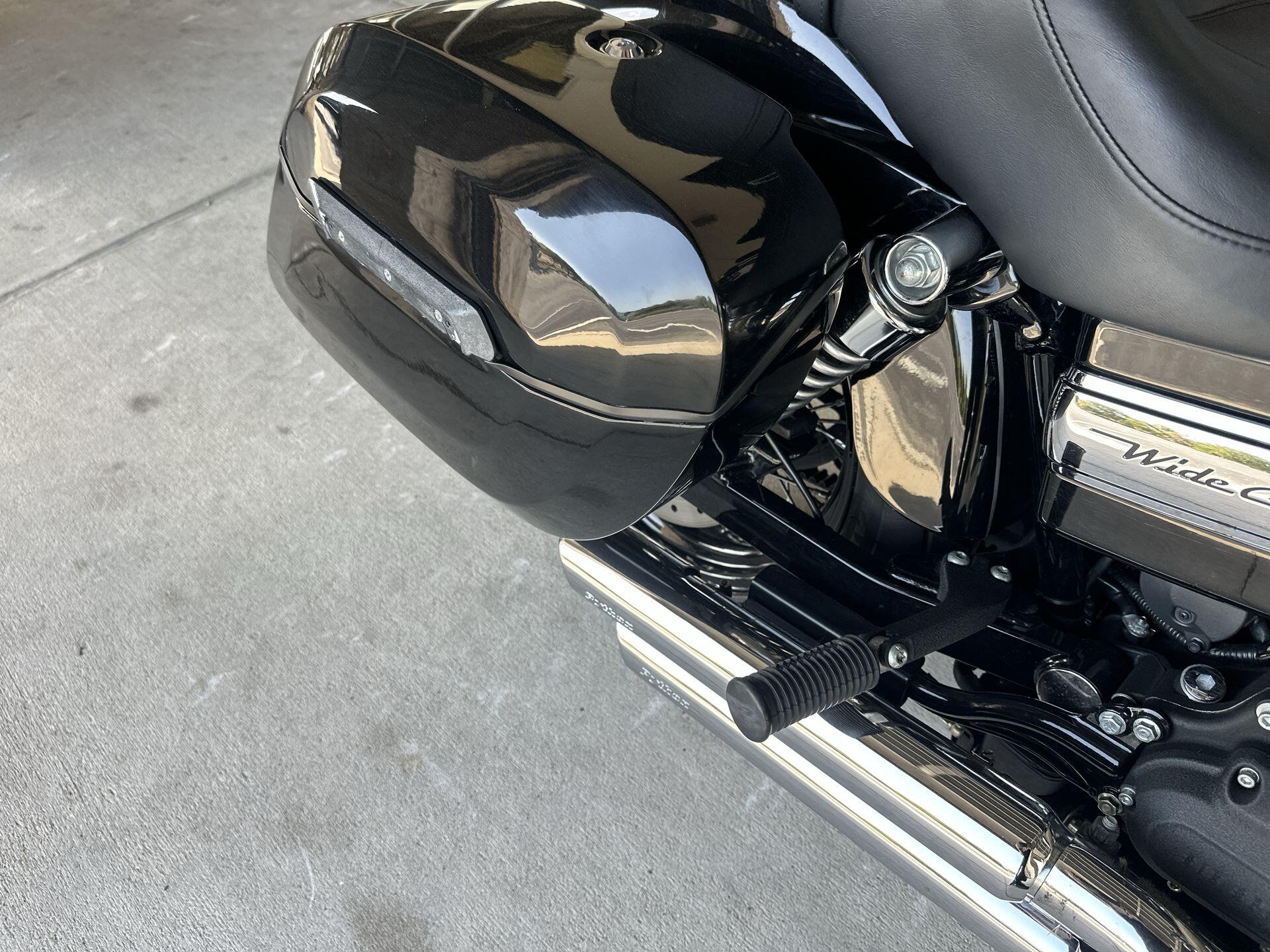 2010 Harley-Davidson® Wide Glide® FXDWG, photo 18
