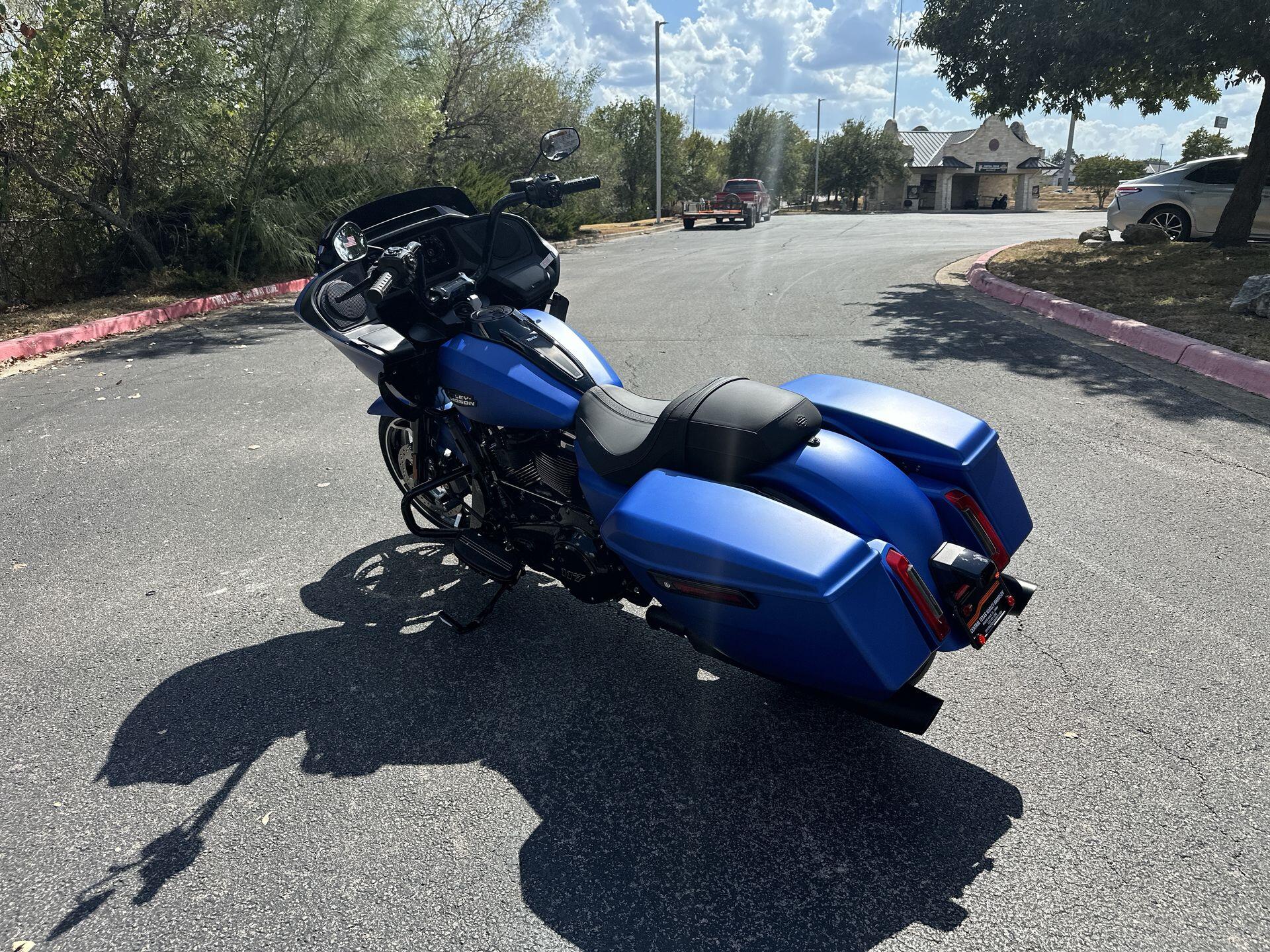 2026 Harley-Davidson® Road Glide® FLTRX, photo 8