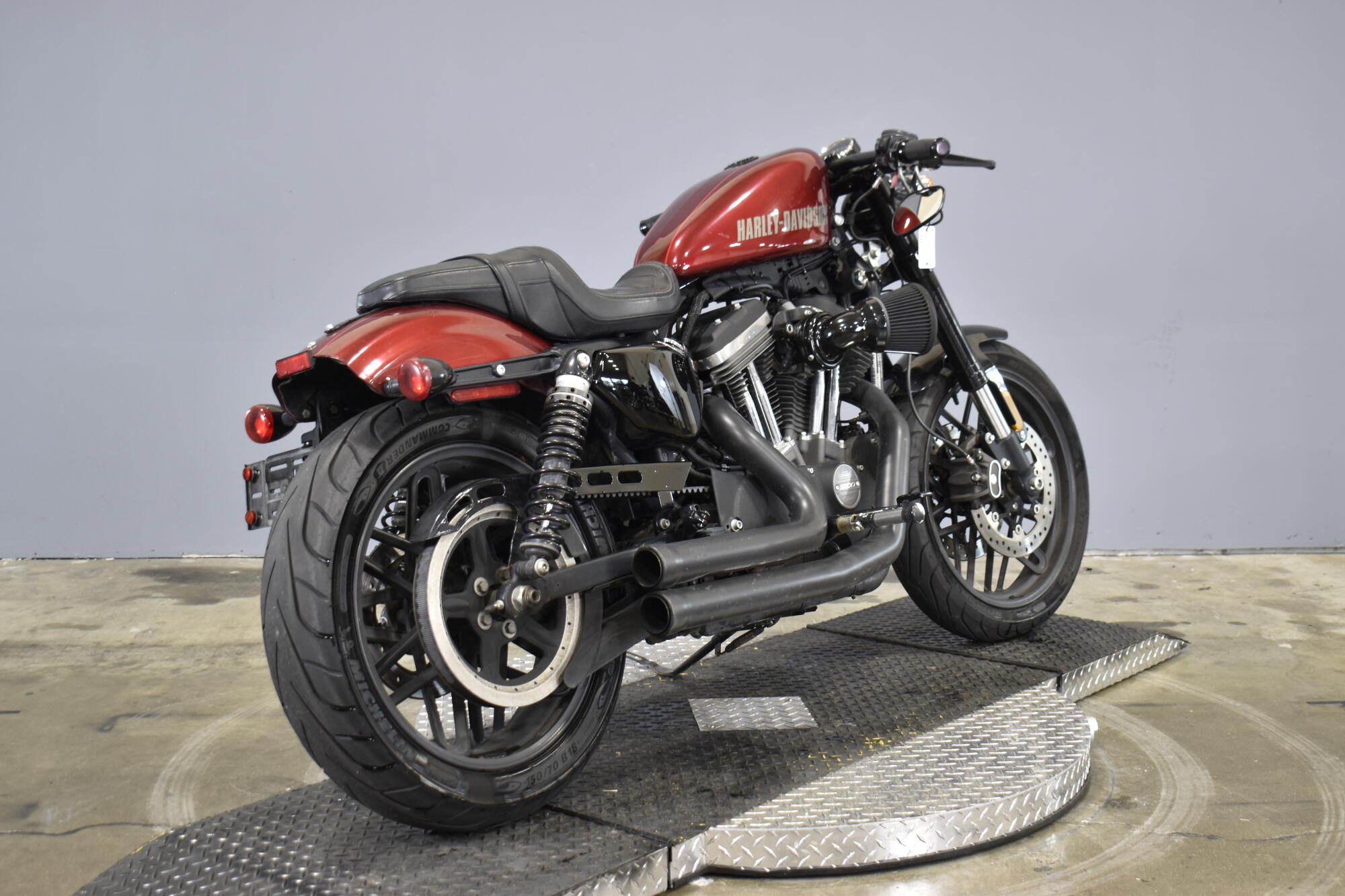 2016 Harley-Davidson® Roadster™ Velocity Red Sunglo & Red Pinstripe, photo 9