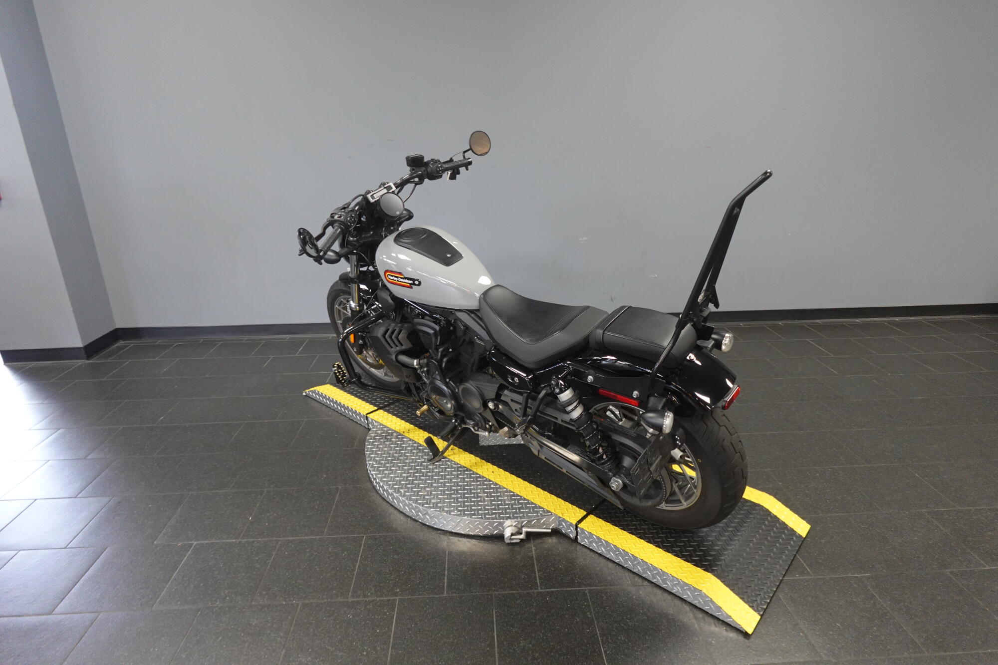 2025 Harley-Davidson Nightster® Special RH975S, photo 6