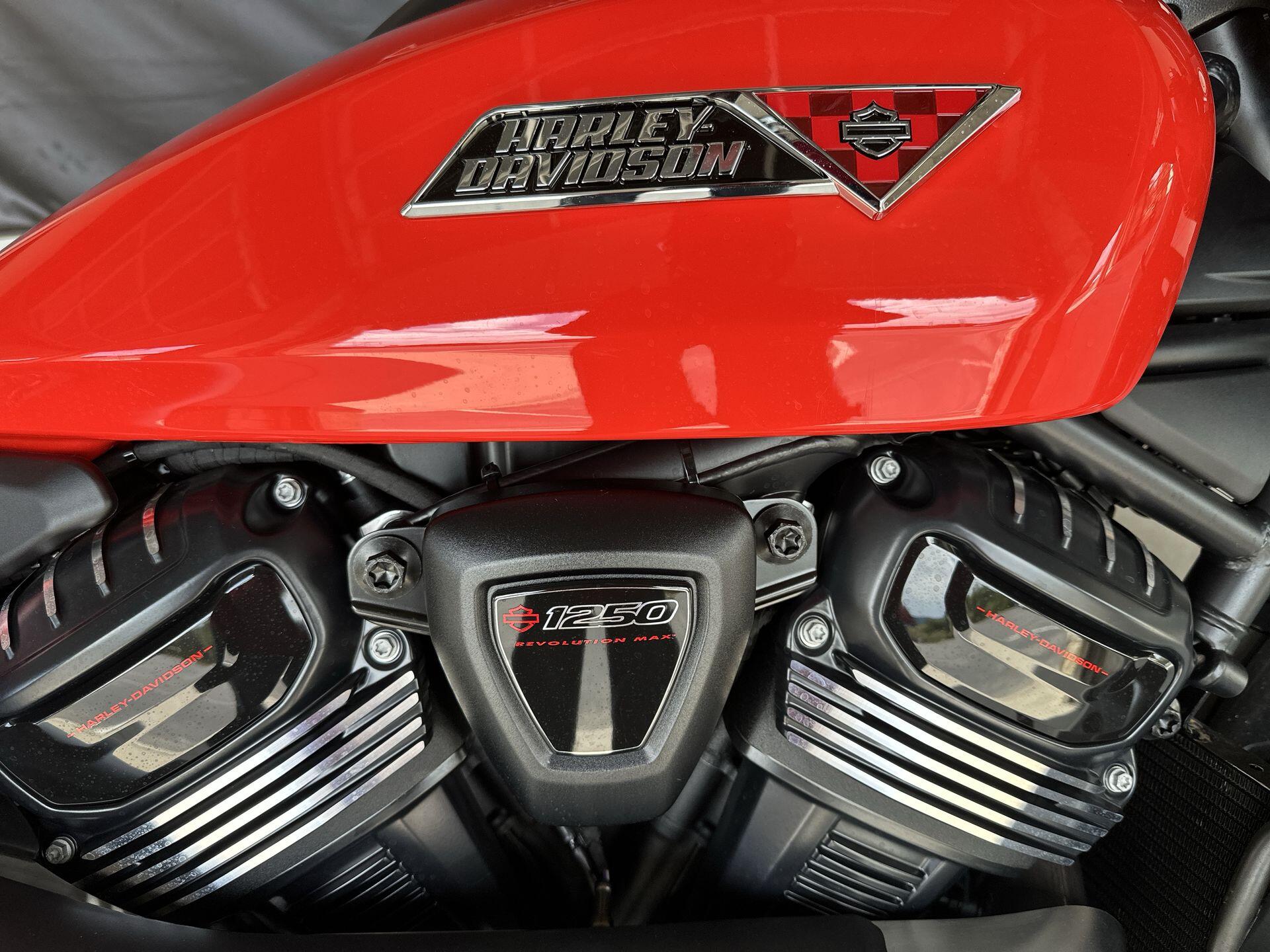 2026 Harley-Davidson® Sportster® S RH1250S, photo 14