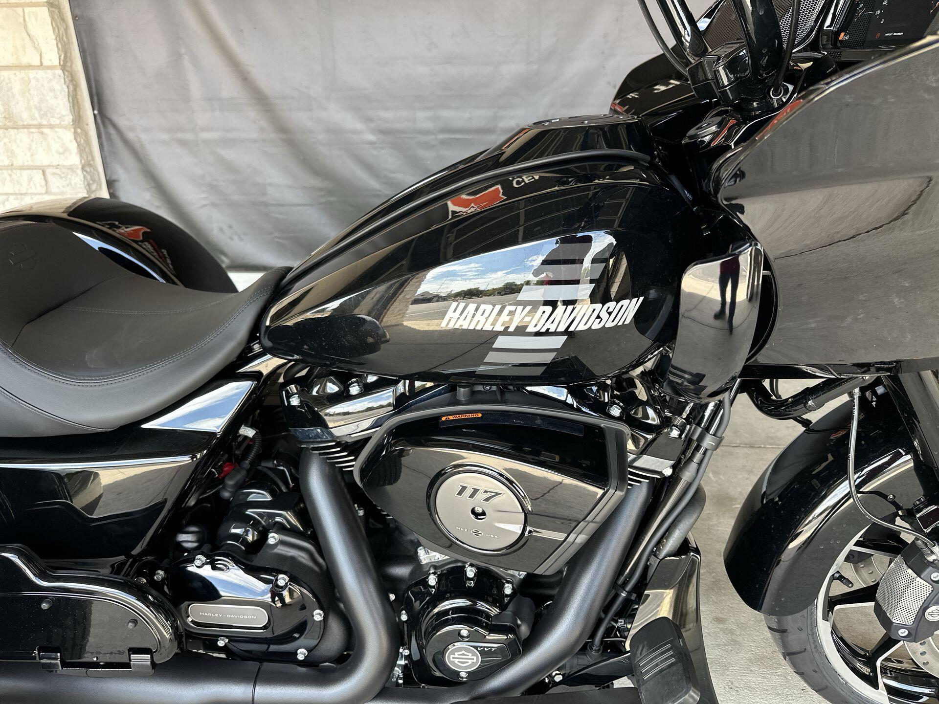 2026 Harley-Davidson® Road Glide 3 FLTRT, photo 14