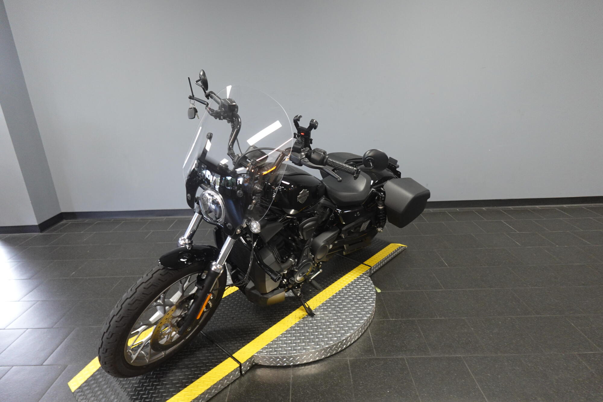 2025 Harley-Davidson® Nightster® RH975, photo 4