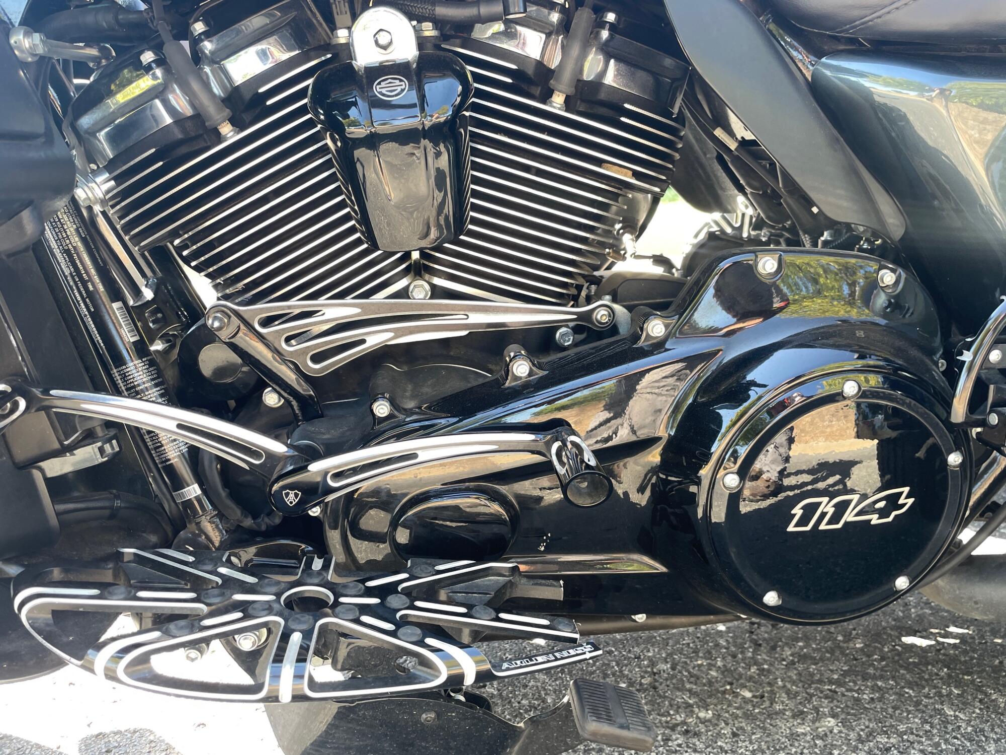2025 Harley-Davidson® Tri Glide® Ultra FLHTCUTG, photo 8