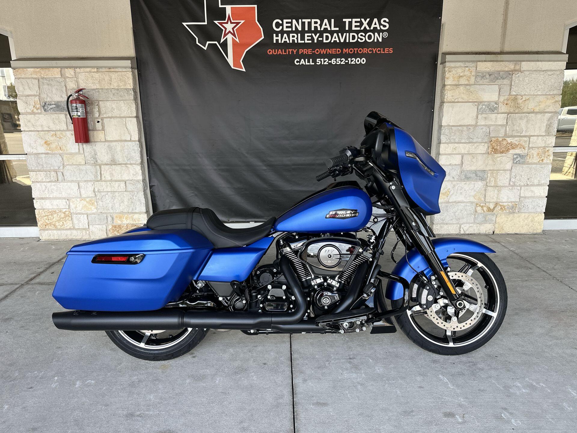 2026 Harley-Davidson® Street Glide® FLHX, photo 3